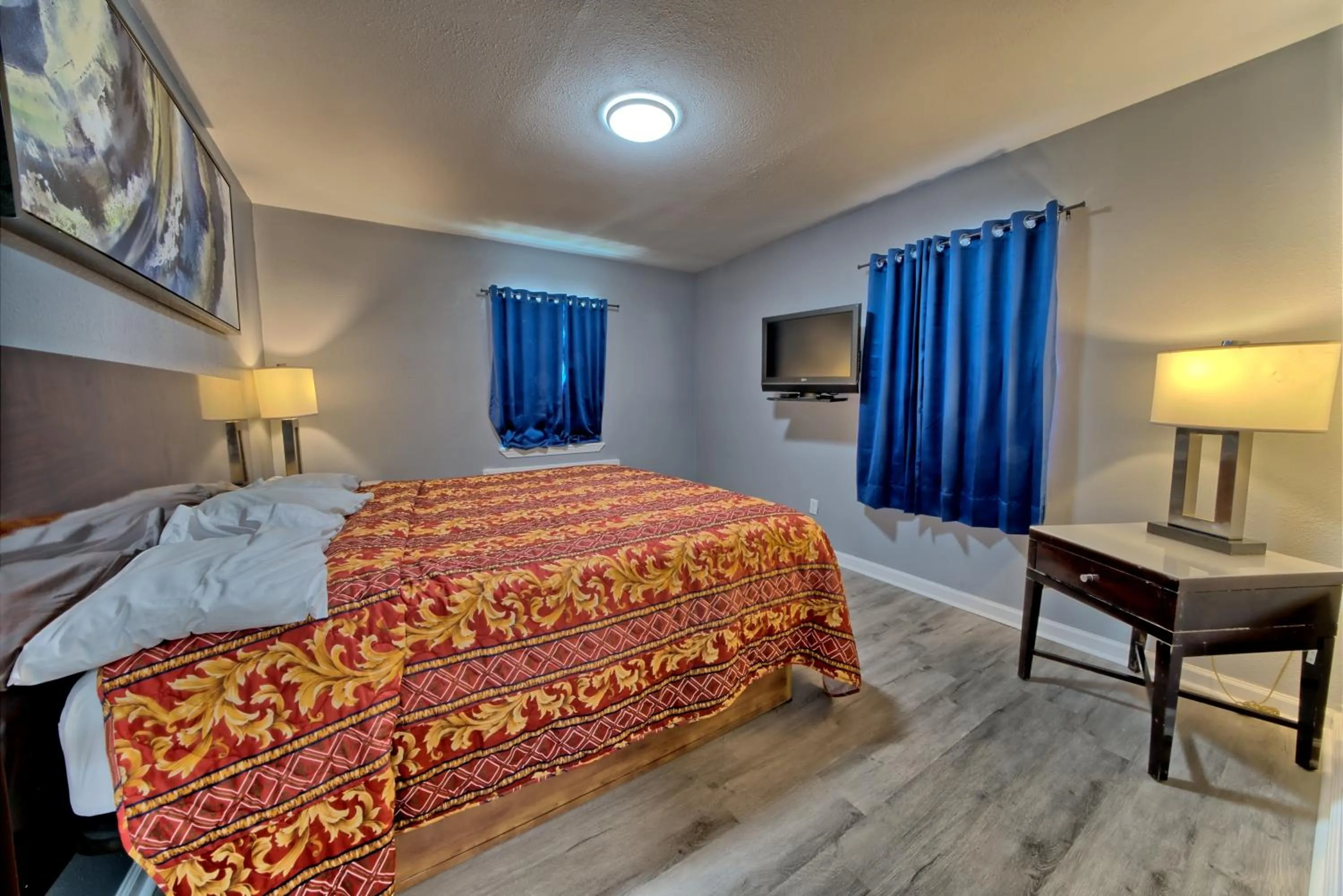 Bed in Aqua View Motel