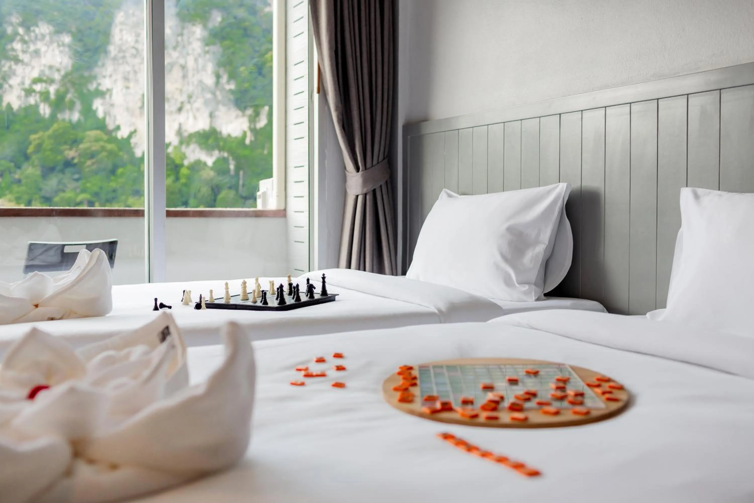 Bed in Monotel Aonang