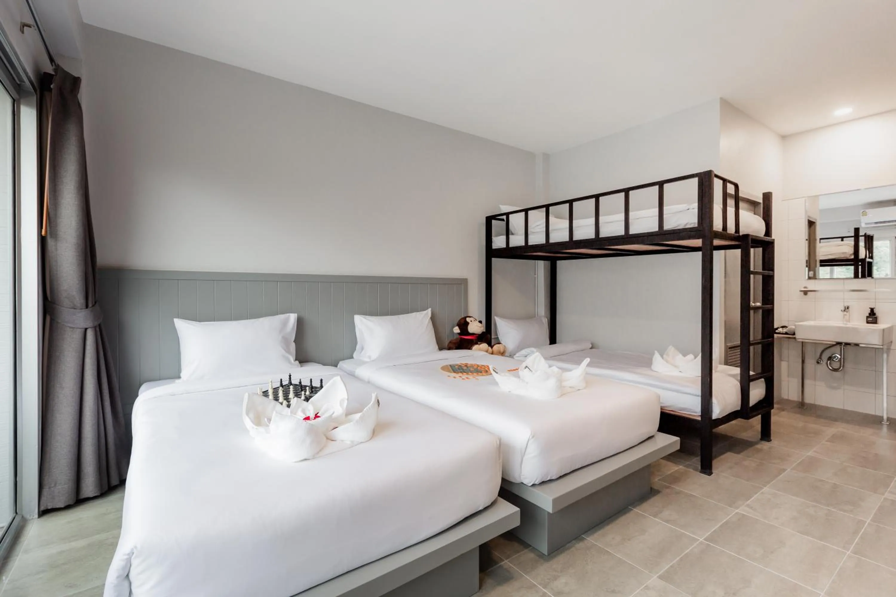 Bed in Monotel Aonang