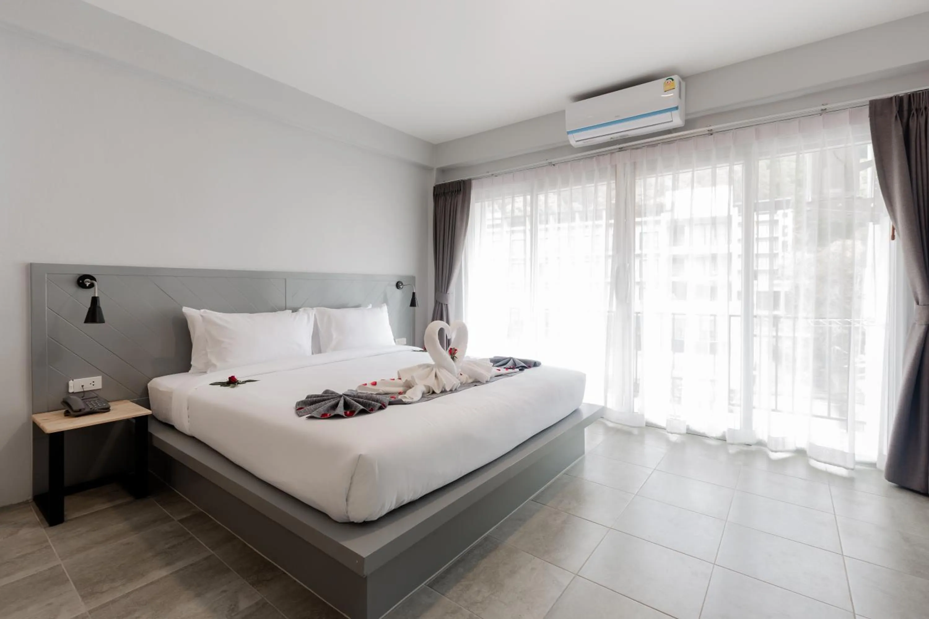 Bed in Monotel Aonang