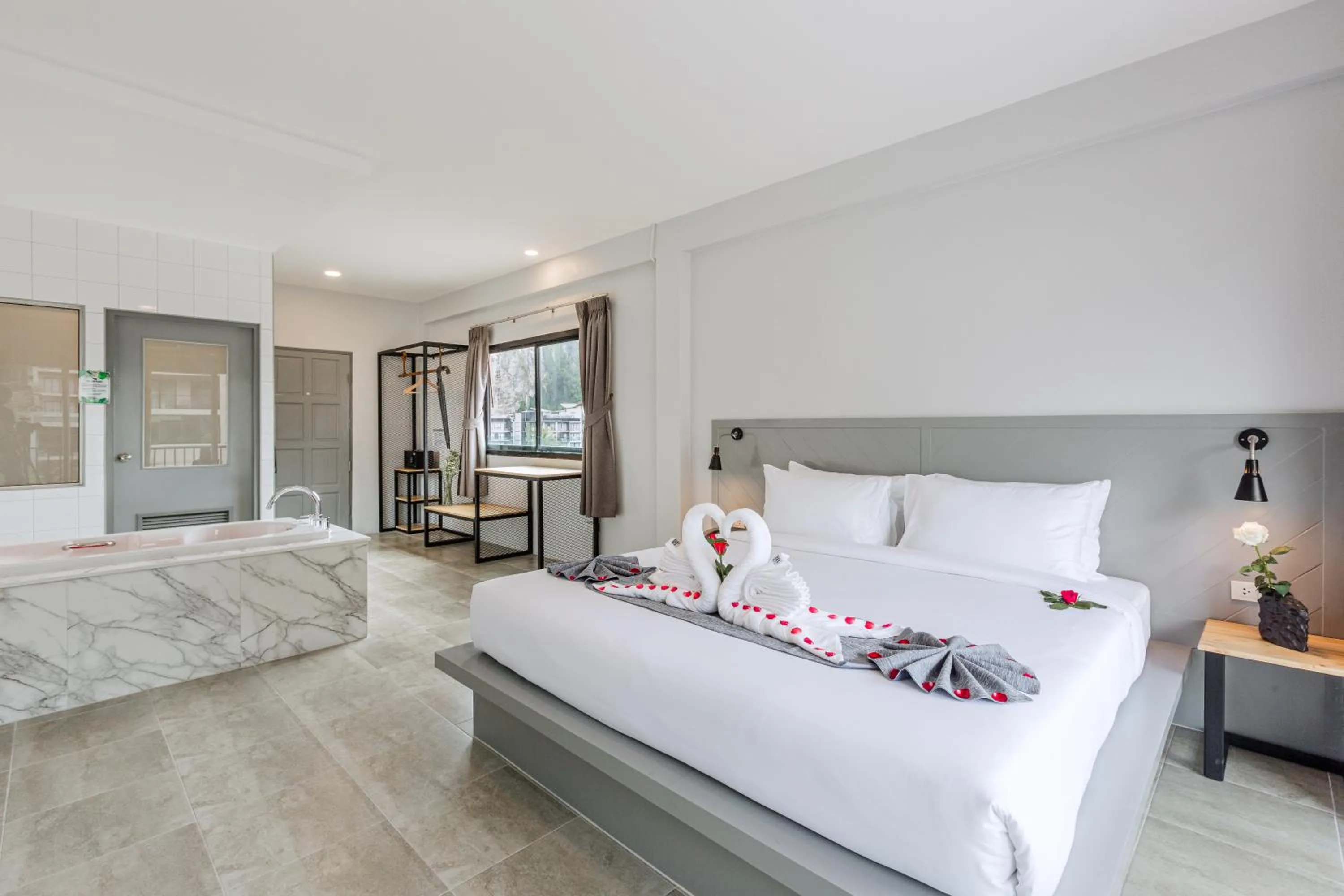 Bed in Monotel Aonang