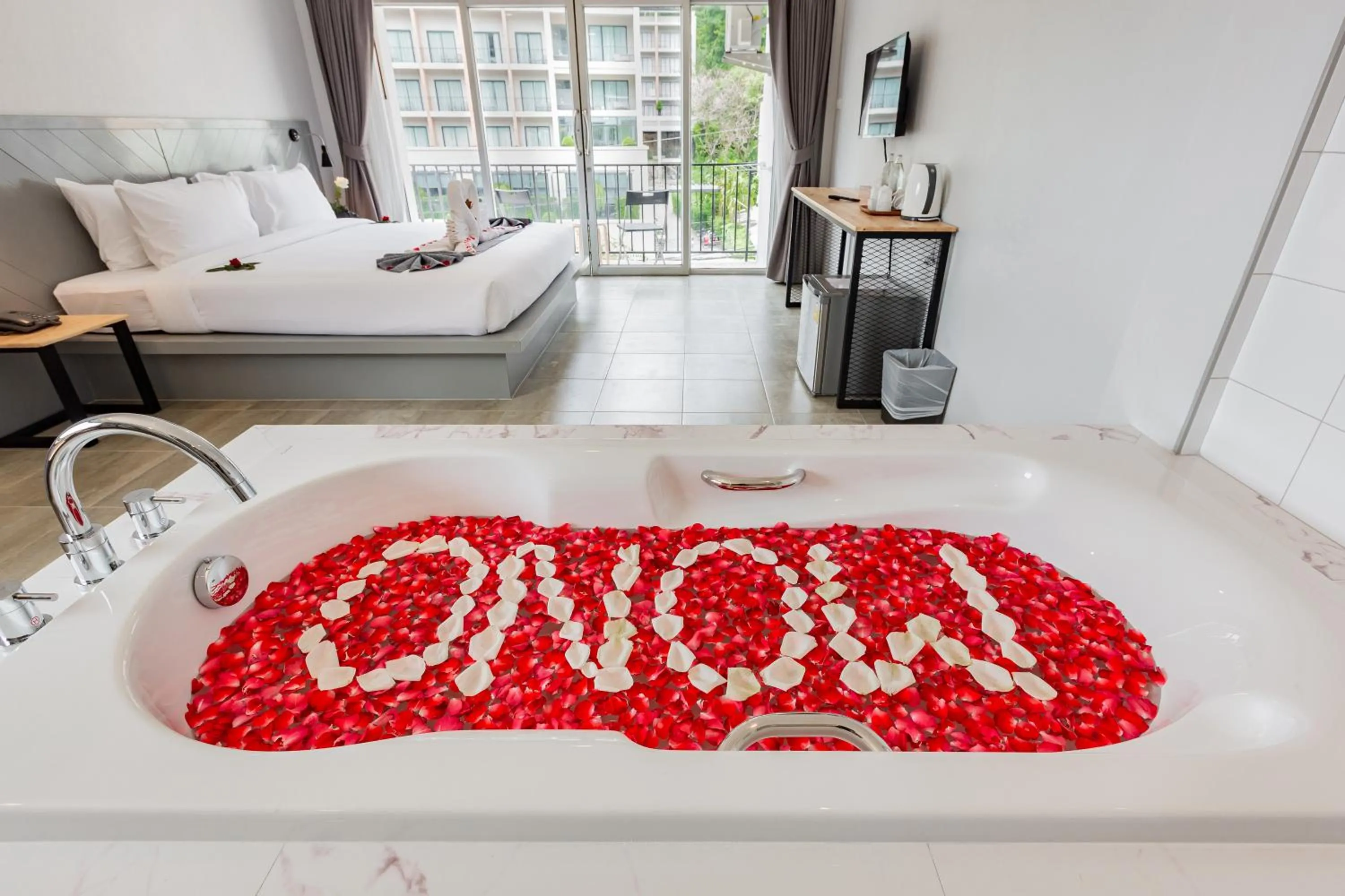 Photo of the whole room, Bed in Monotel Aonang