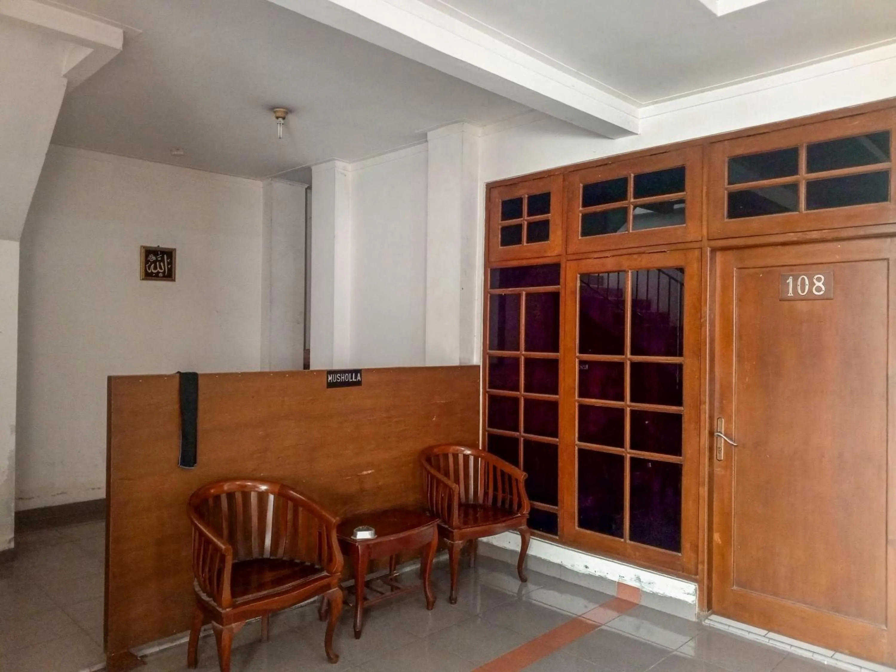 Seating area in Hotel Dewi Sri Prawirotaman RedPartner