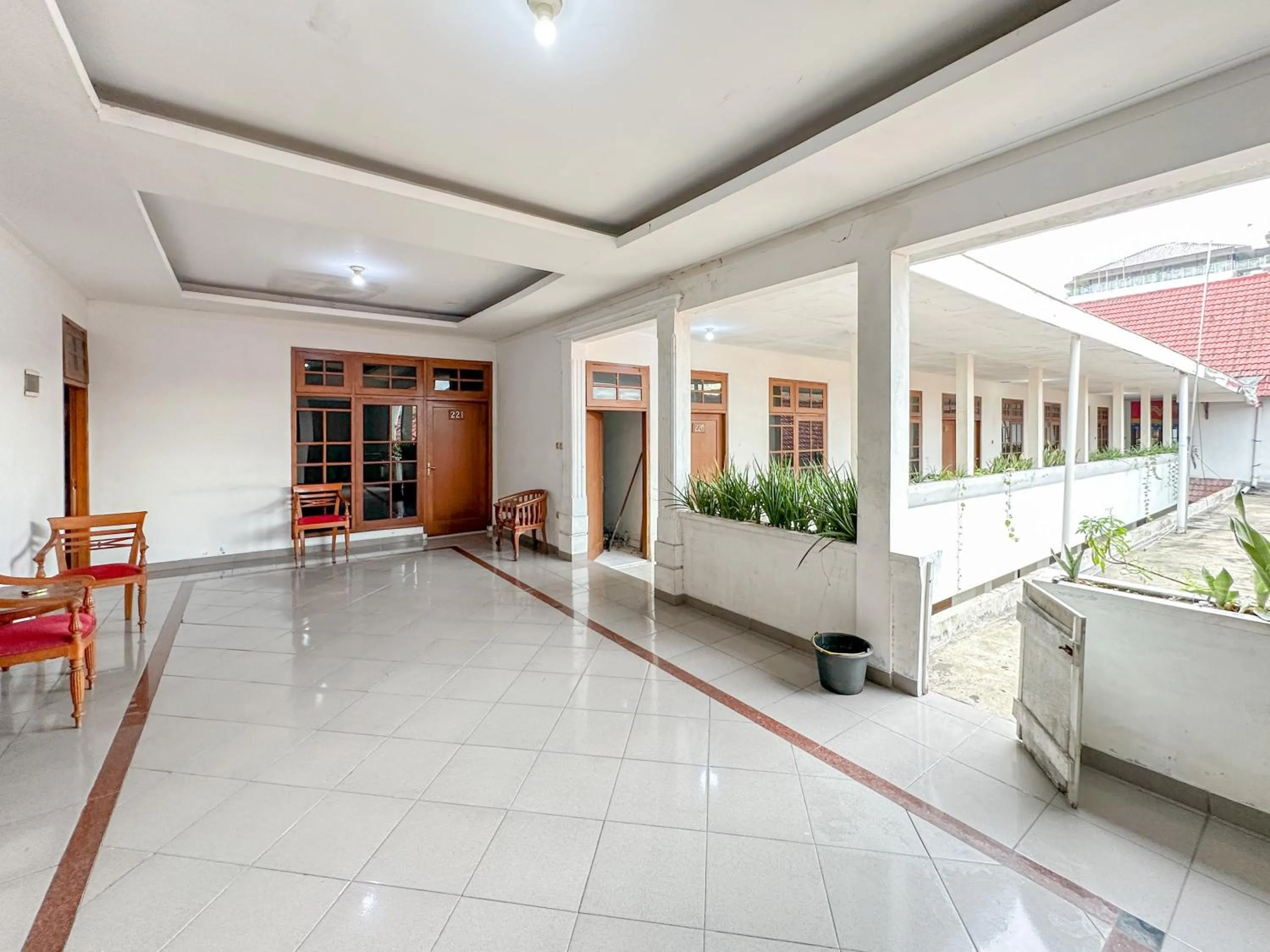 Seating area in Hotel Dewi Sri Prawirotaman RedPartner