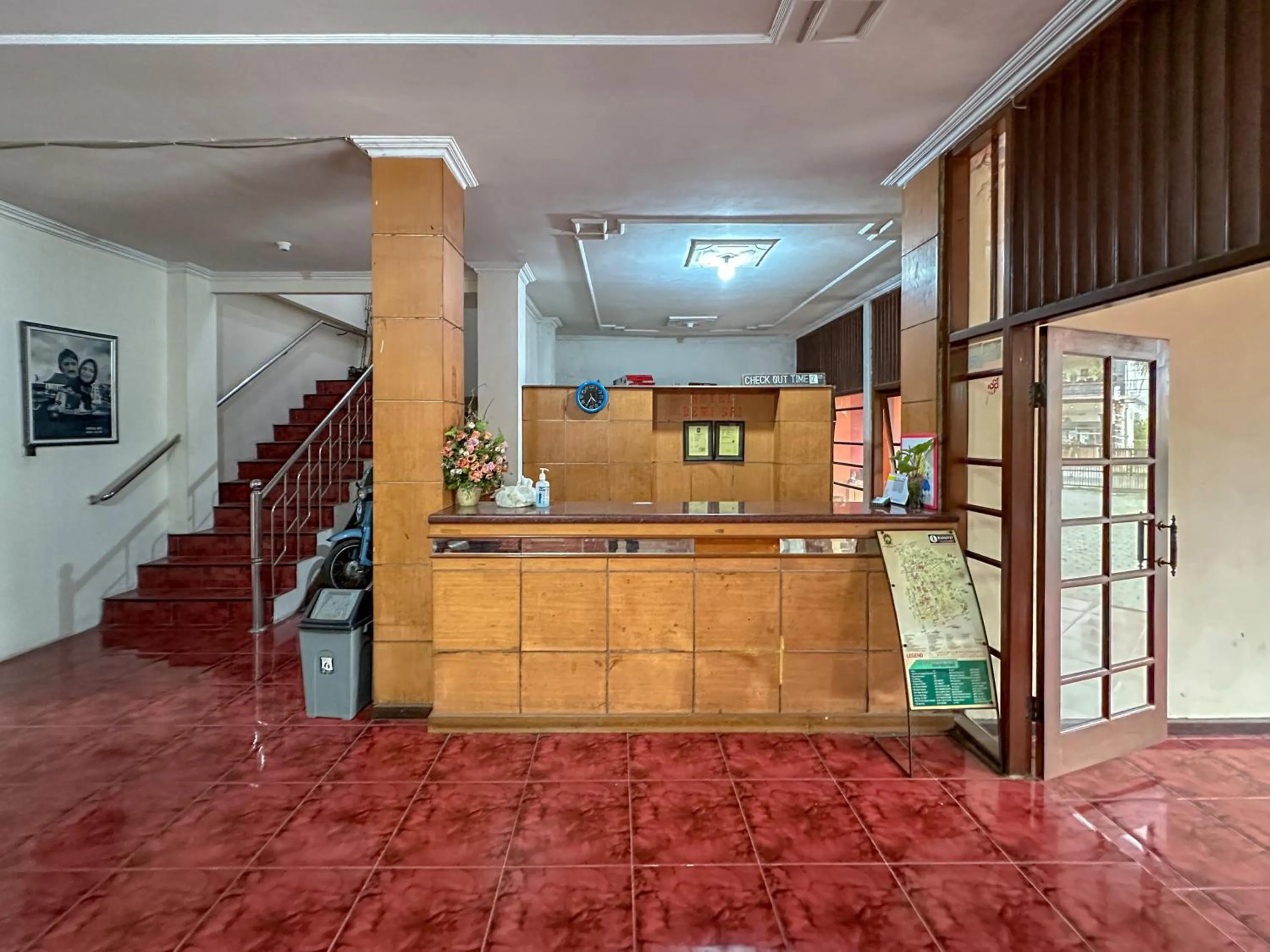 Lobby or reception in Hotel Dewi Sri Prawirotaman RedPartner