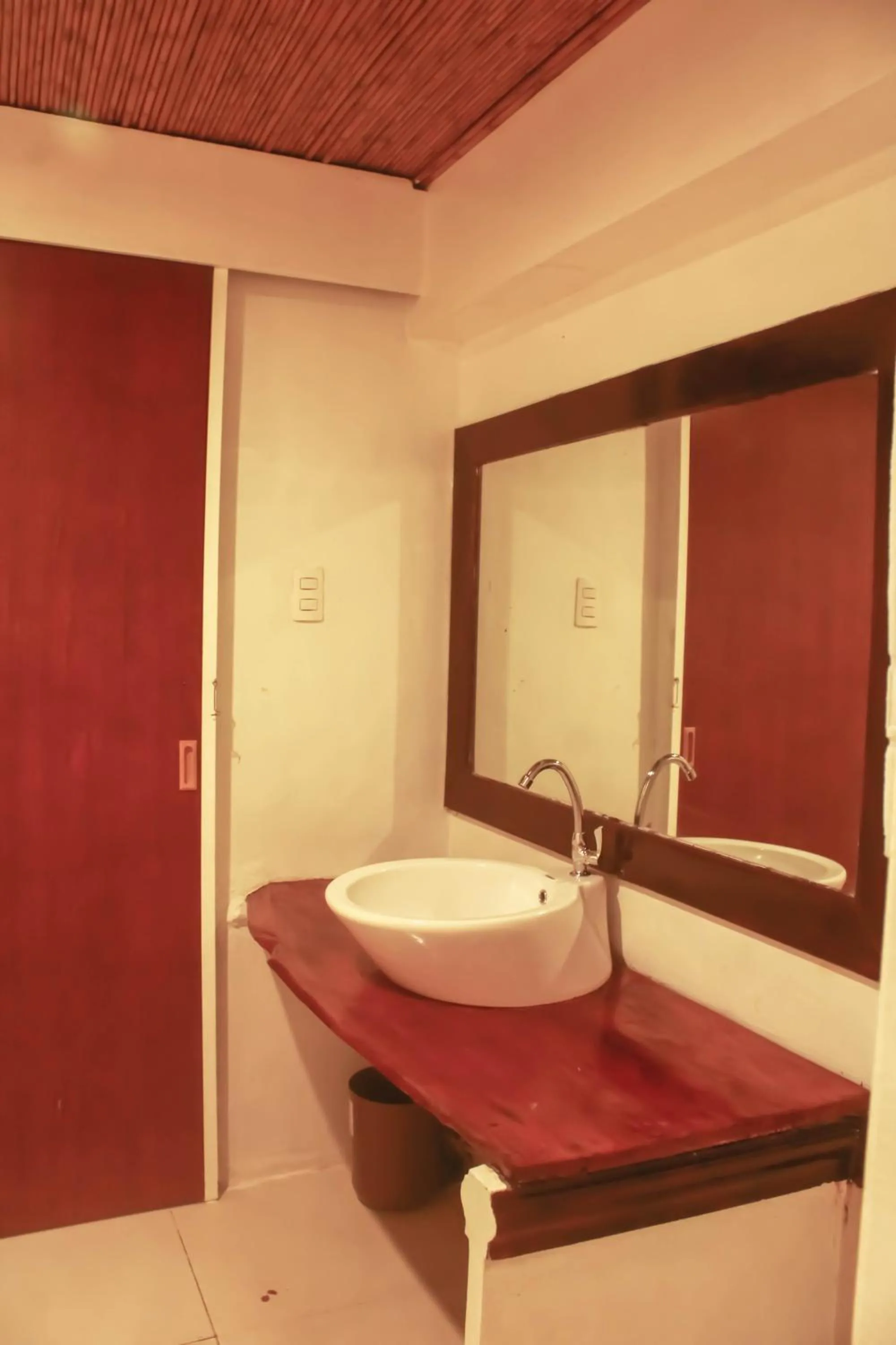 Manila Airport Hotel by Urban Connect