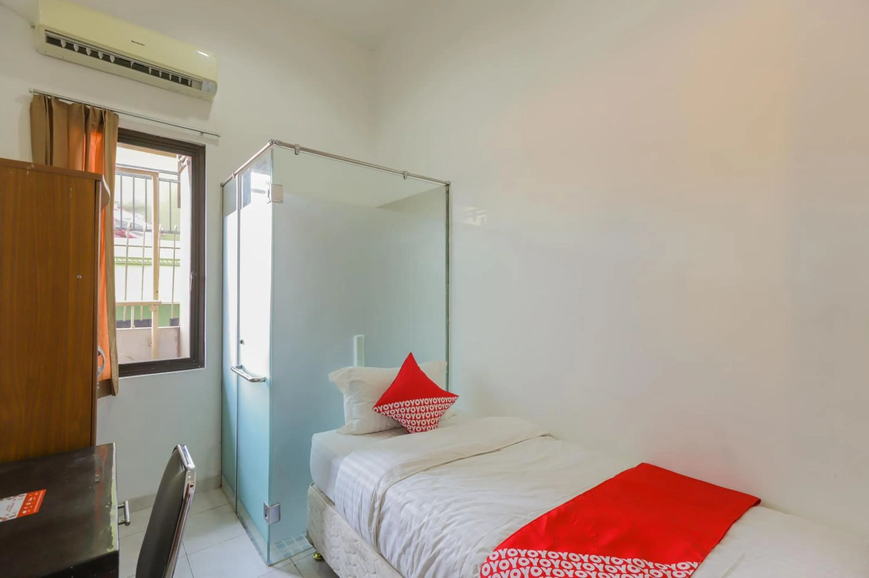 Bedroom, Bed in Hotel O Idola Residence