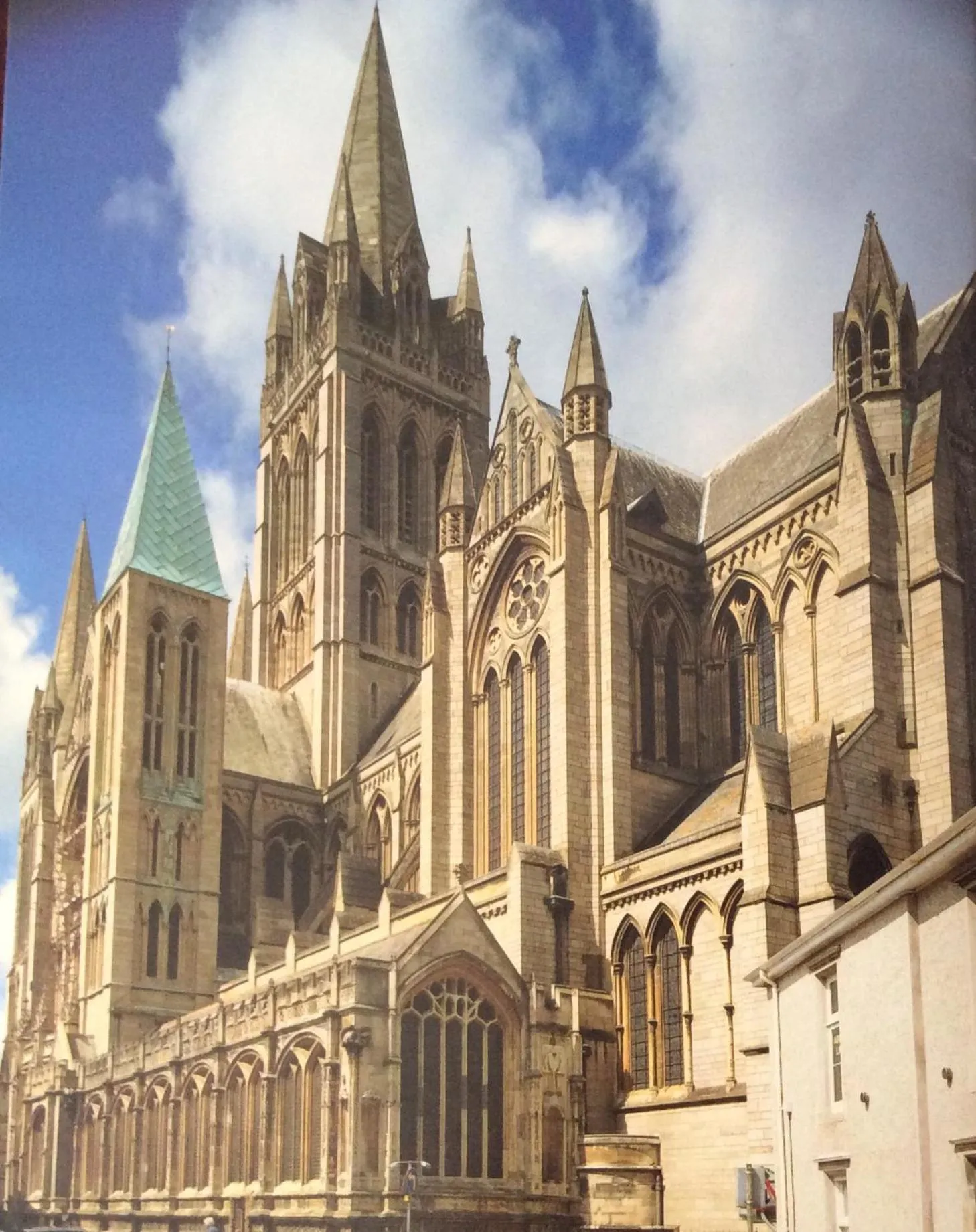 Nearby landmark in Chy Bre