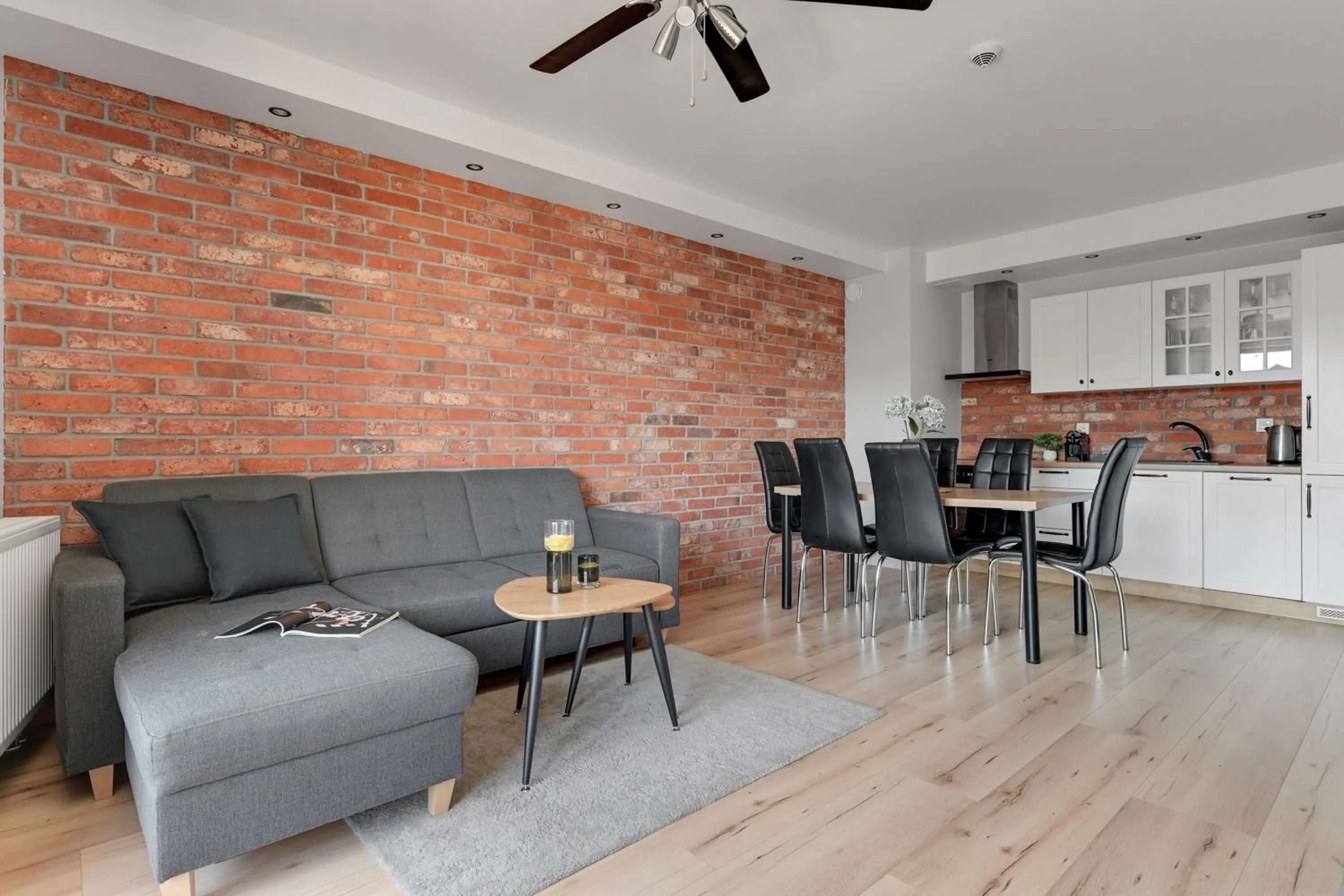 Kitchen or kitchenette in Waterlane Island - Riverview Pool, SPA, Gym & Parking by Downtown Apartments