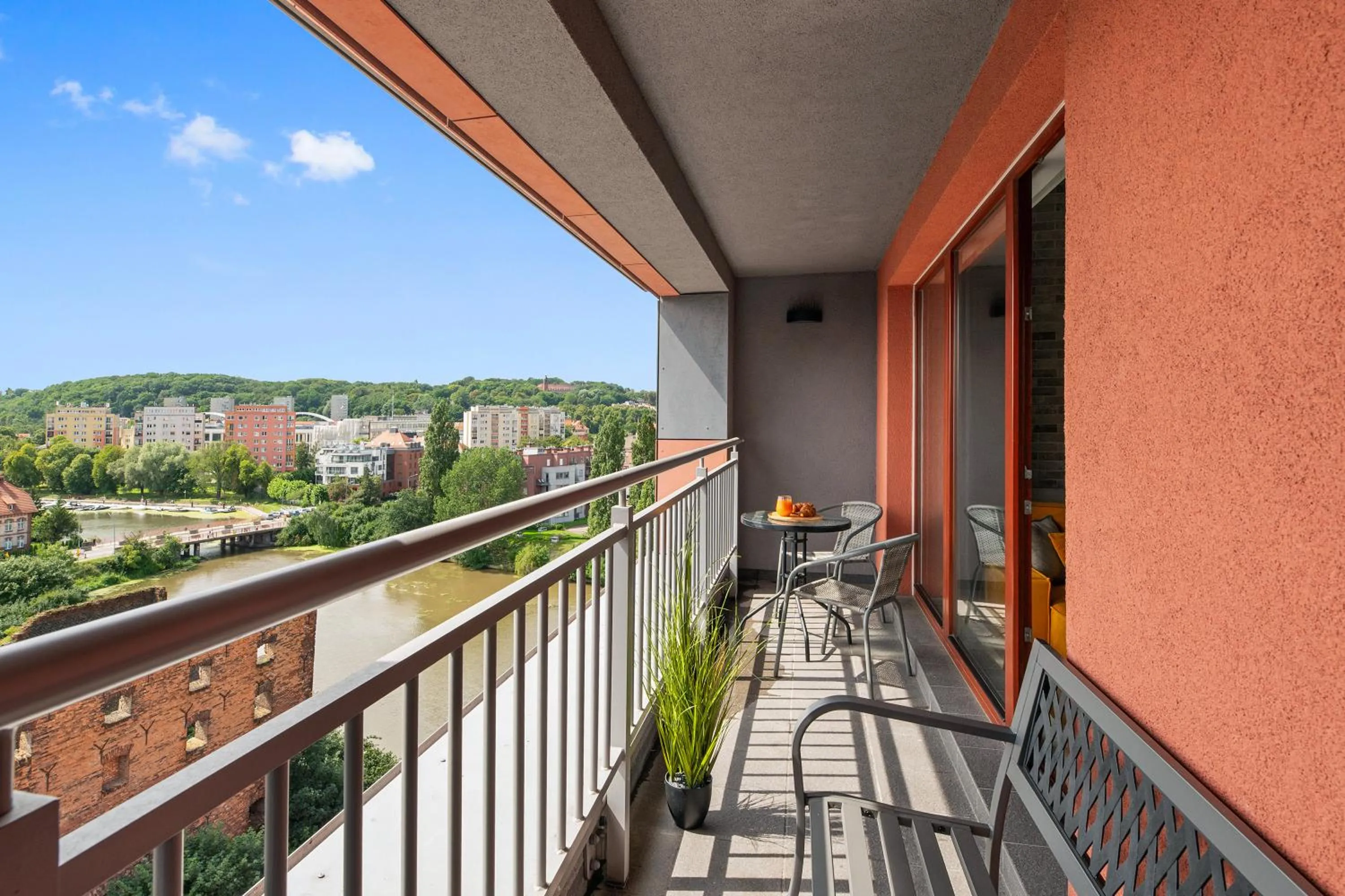 Day in Waterlane Island - Riverview Pool, SPA, Gym & Parking by Downtown Apartments