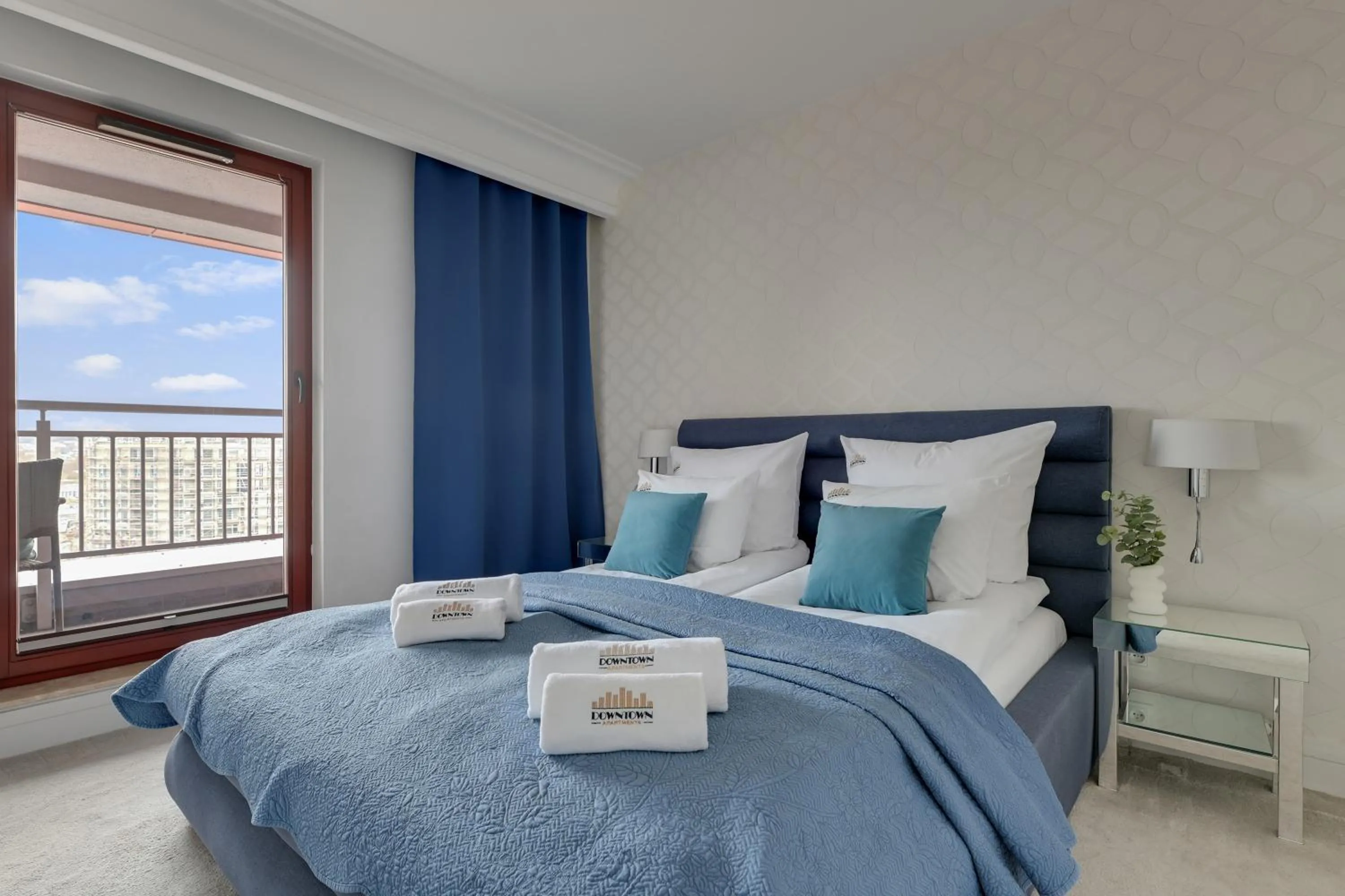 Bed in Waterlane Island - Riverview Pool, SPA, Gym & Parking by Downtown Apartments