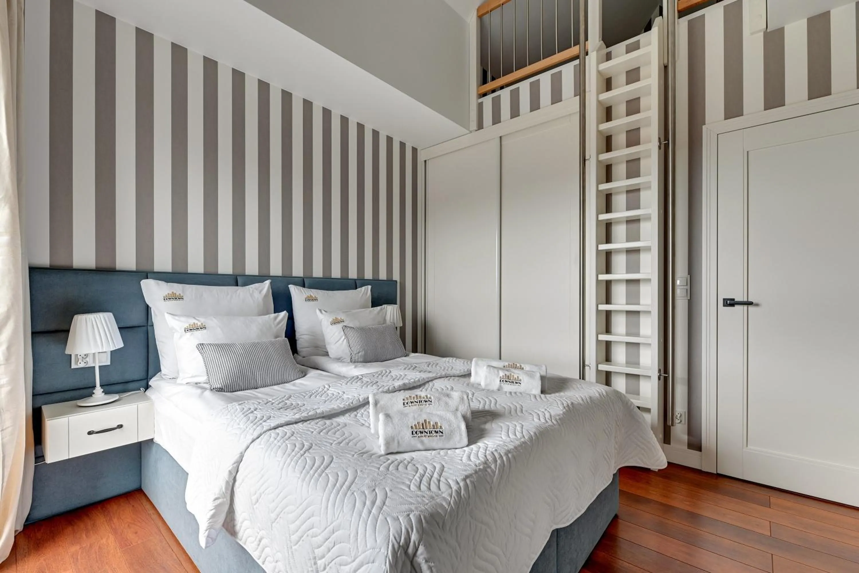 Bed in Waterlane Island - Riverview Pool, SPA, Gym & Parking by Downtown Apartments