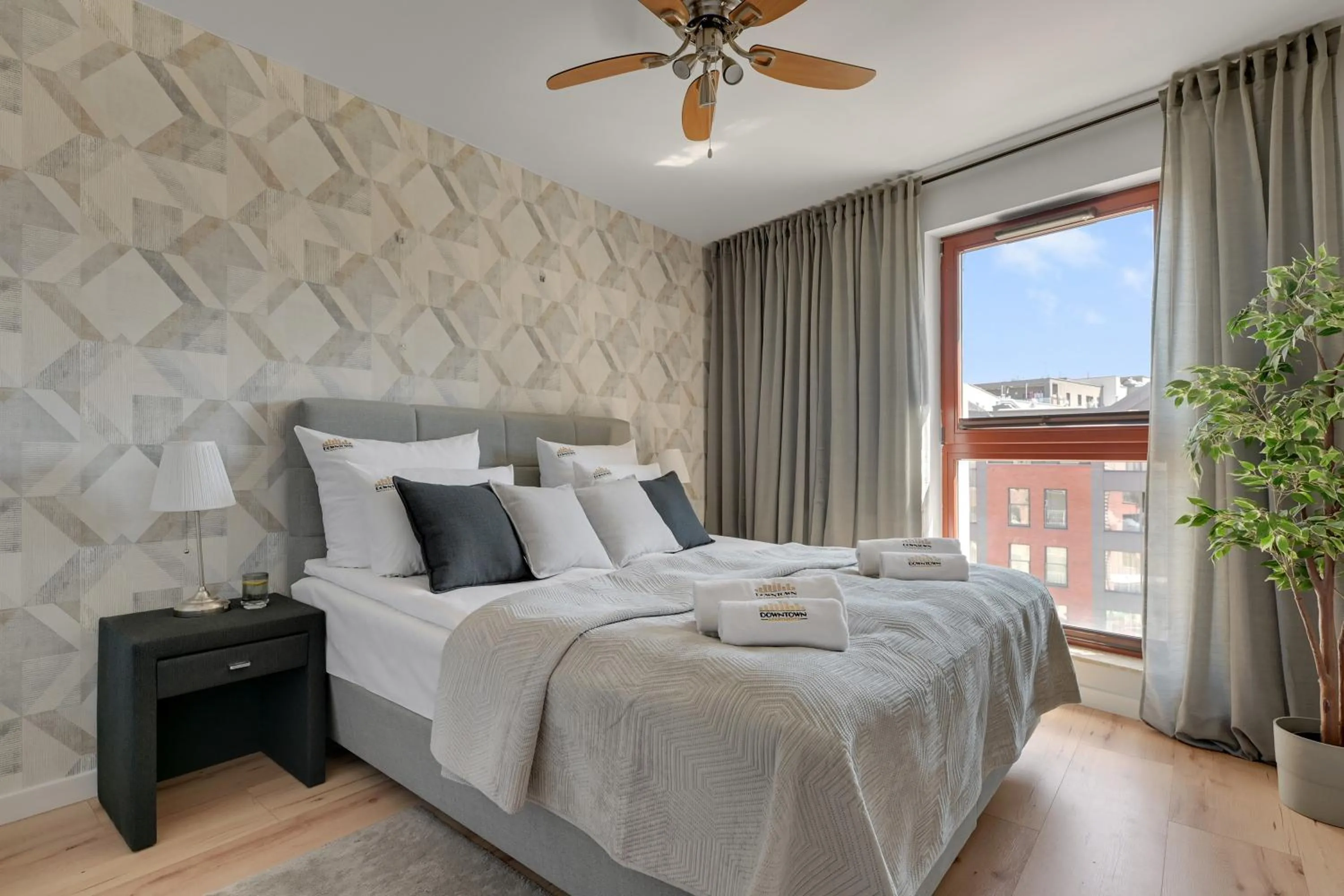 Bed in Waterlane Island - Riverview Pool, SPA, Gym & Parking by Downtown Apartments