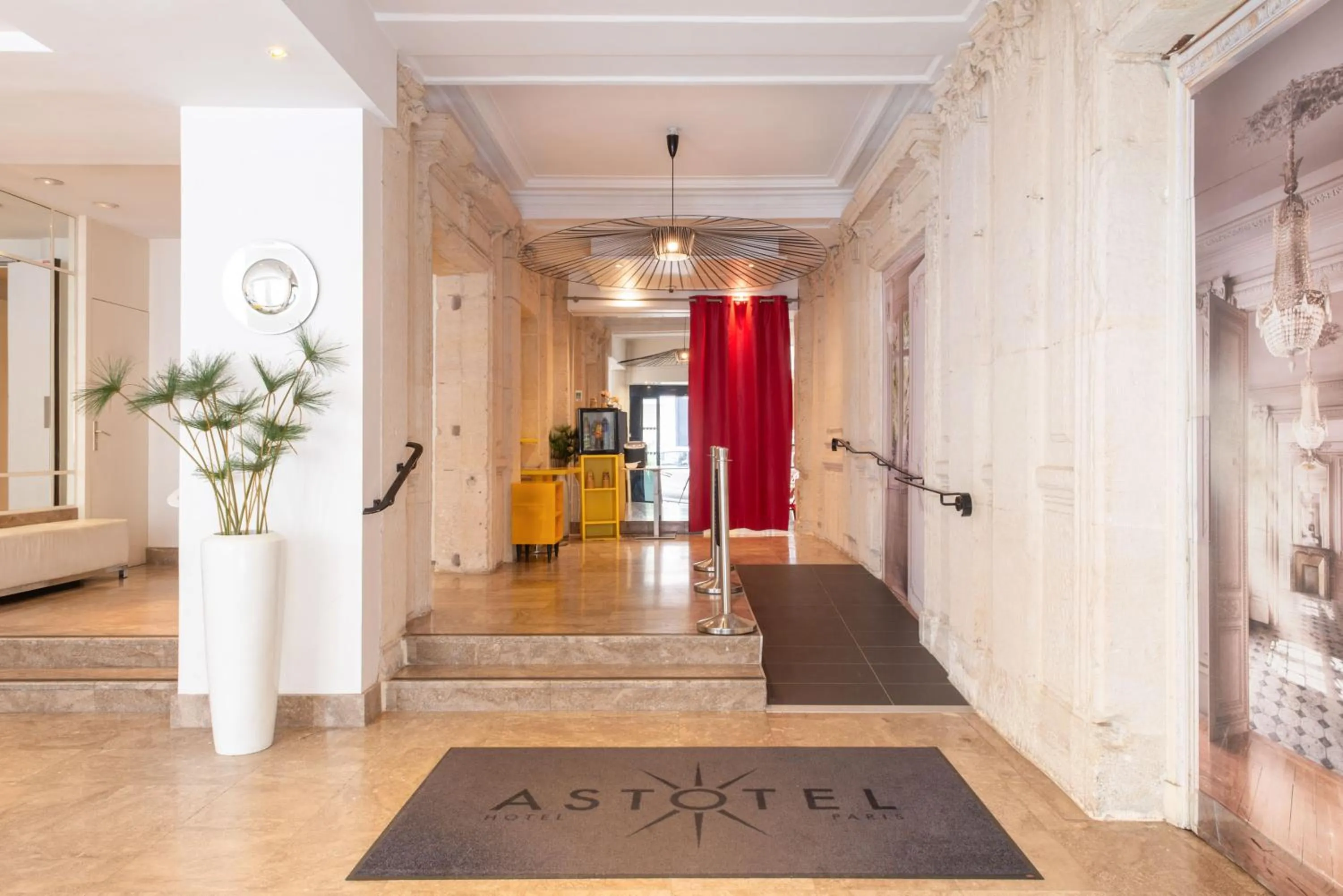 Facade/entrance in Hotel Astoria - Astotel