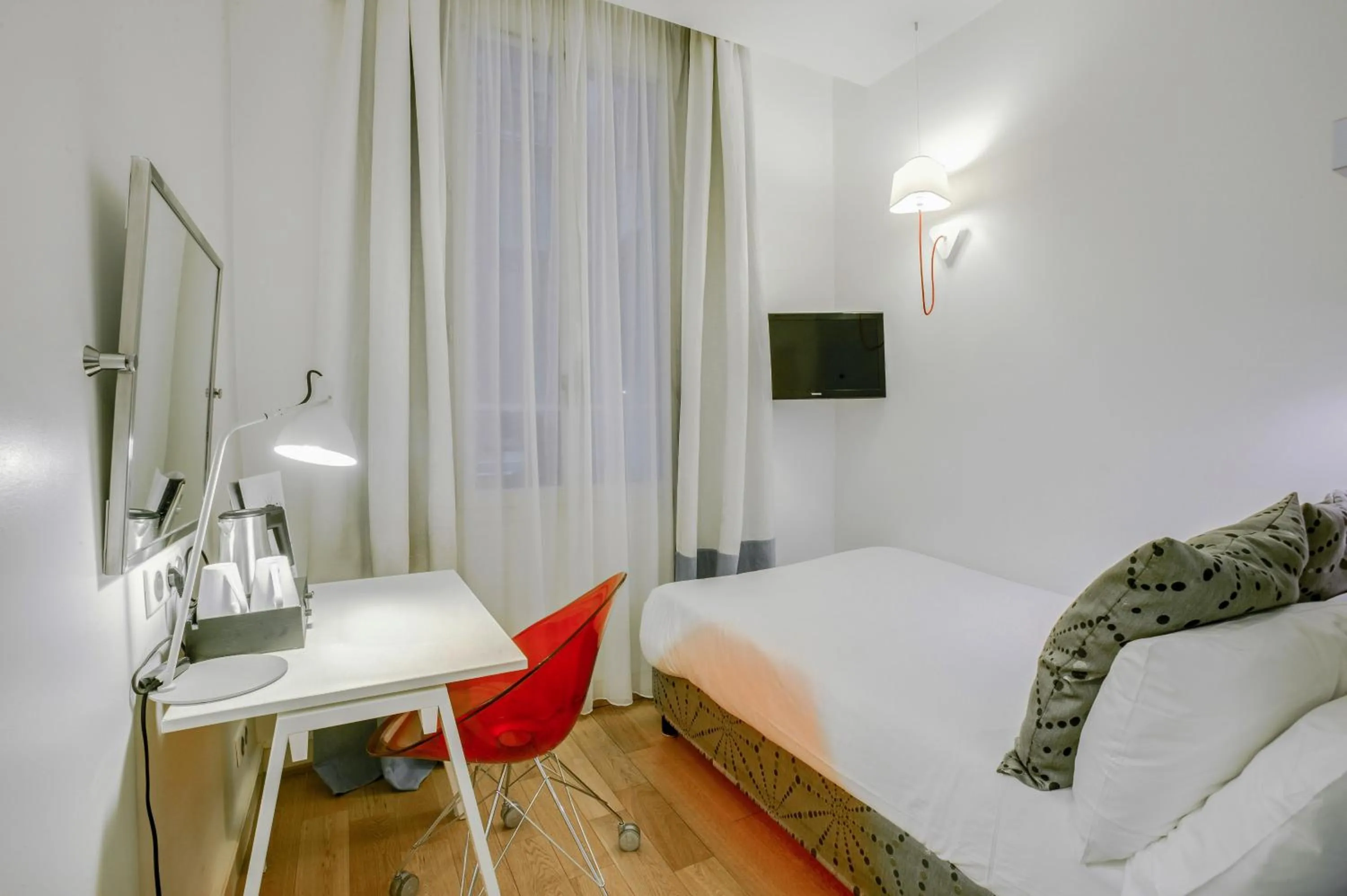 Bedroom, Bed in Hotel Astoria - Astotel