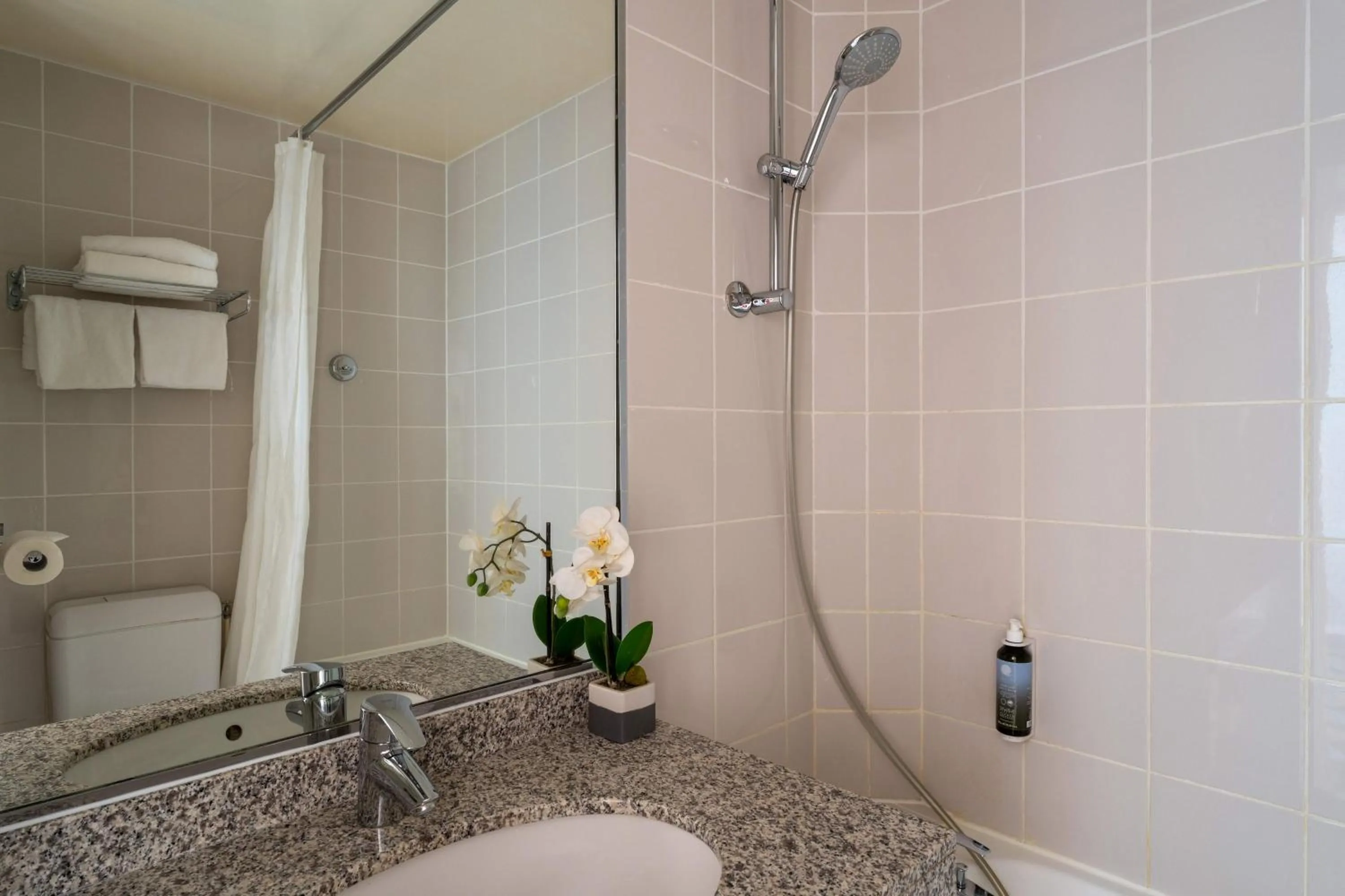 Bathroom in Hotel Astoria - Astotel