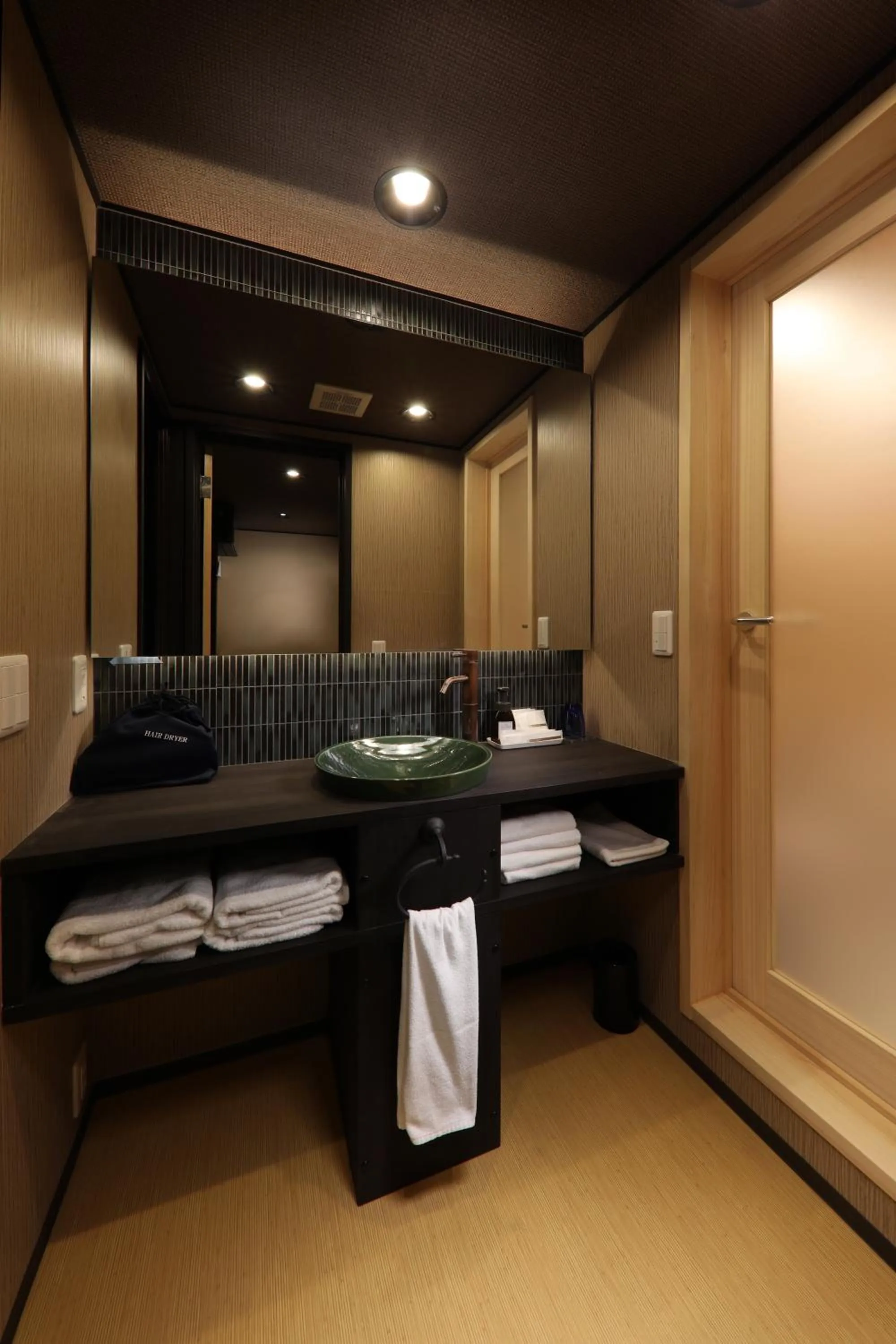 Photo of the whole room in Kanade Kyoto-Hachijoguchi