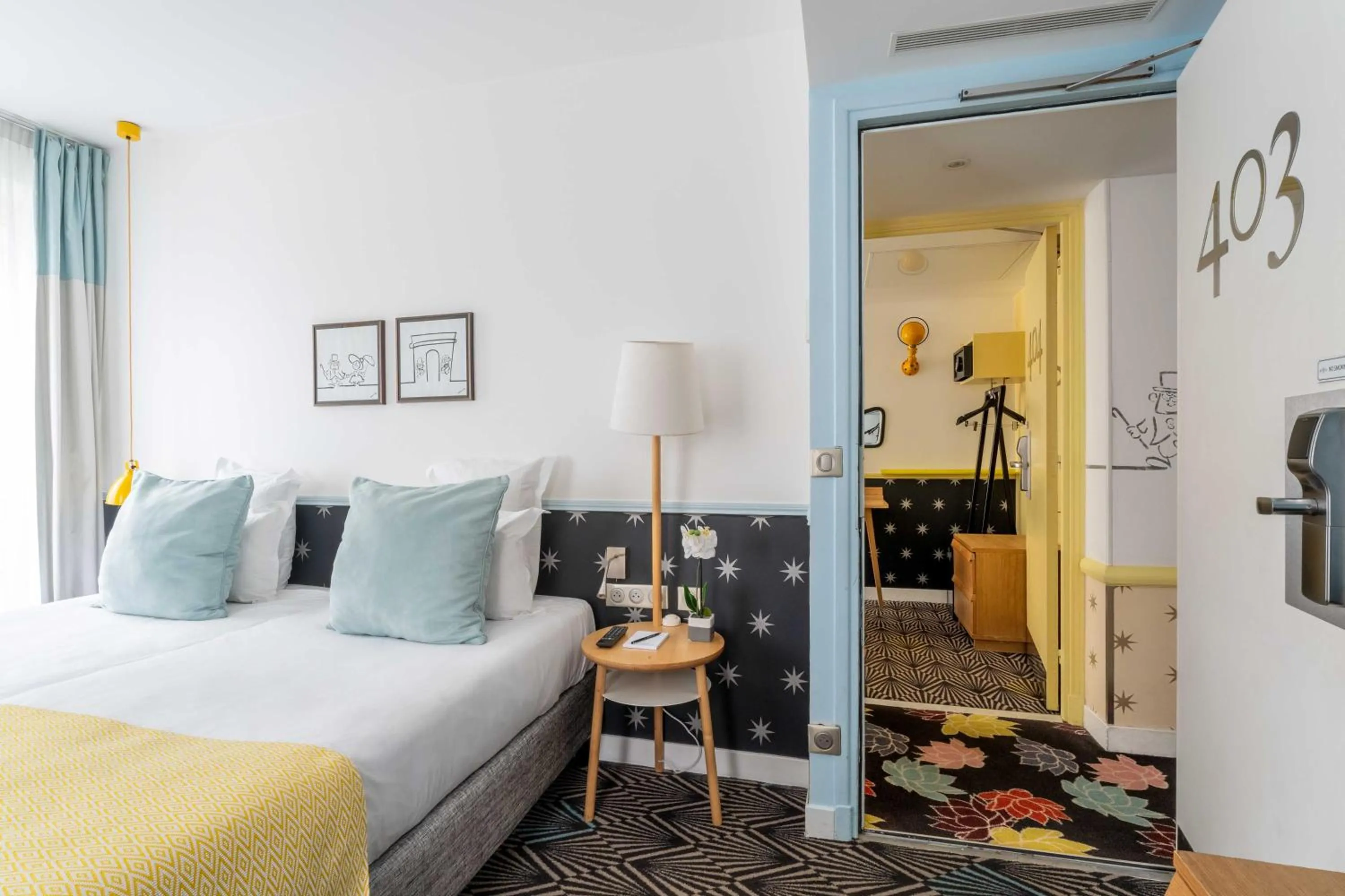 Bedroom, Bed in Hôtel Augustin - Astotel