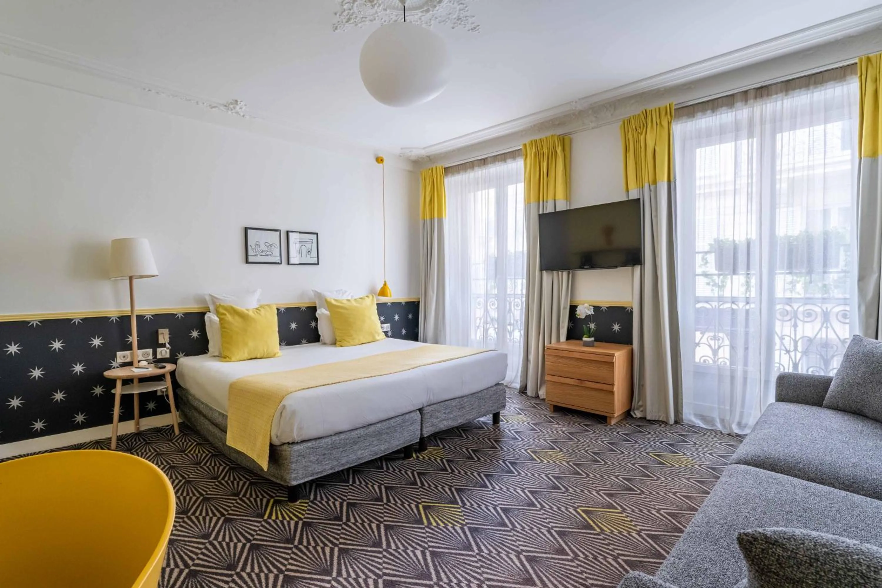 Photo of the whole room, Bed in Hôtel Augustin - Astotel