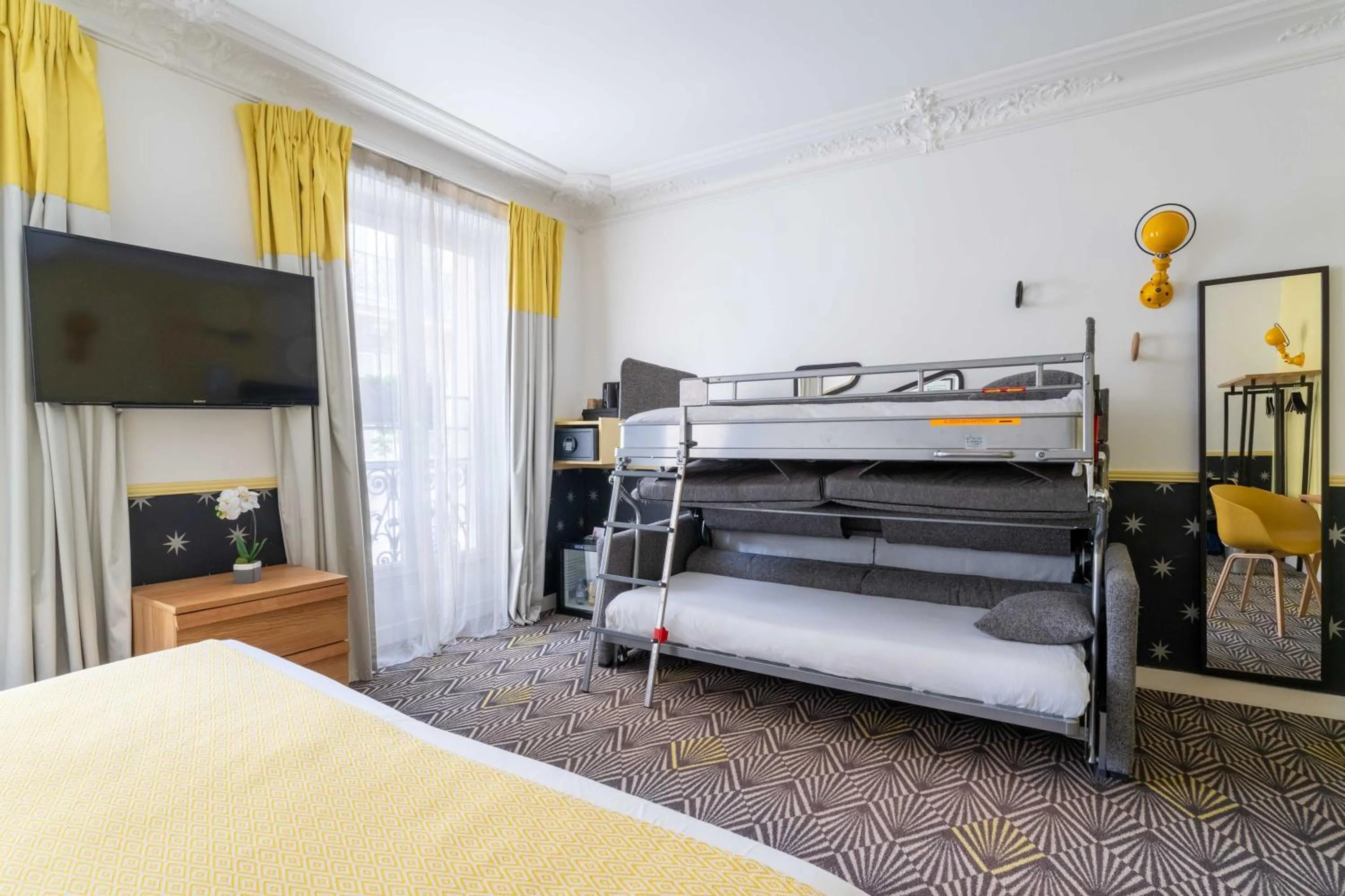 bunk bed, Bed in Hôtel Augustin - Astotel