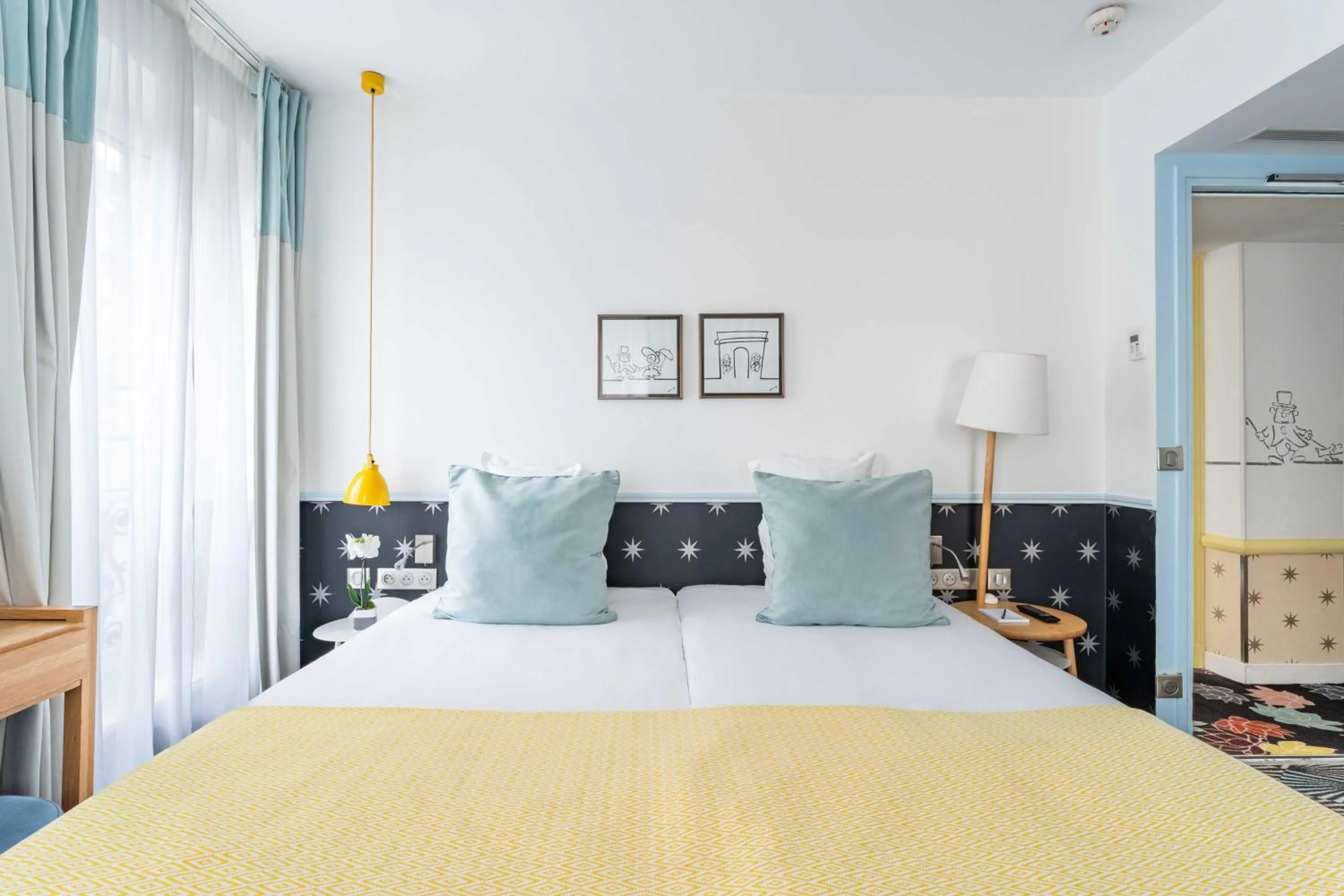 Bedroom, Bed in Hôtel Augustin - Astotel