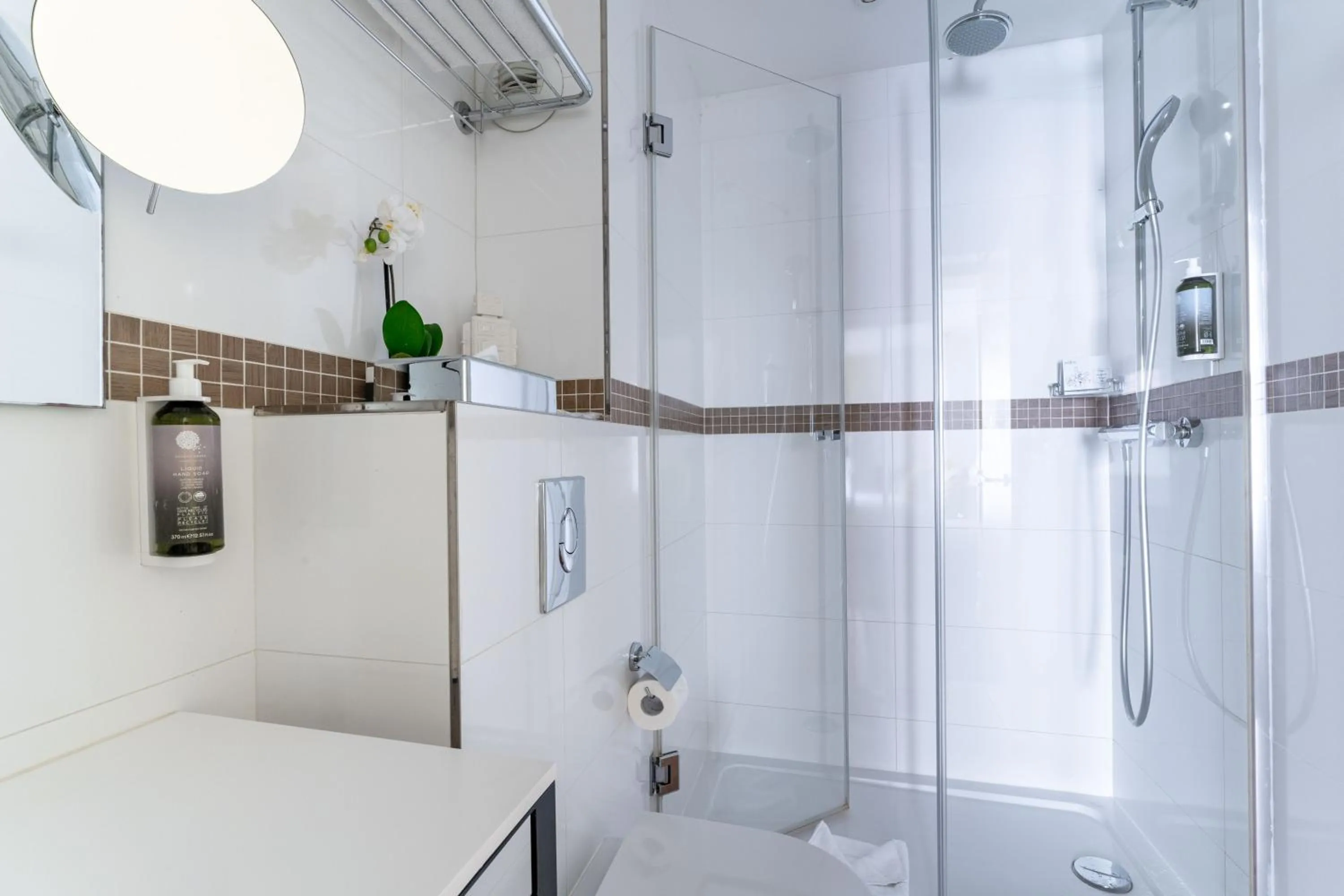 Bathroom in Hôtel Augustin - Astotel