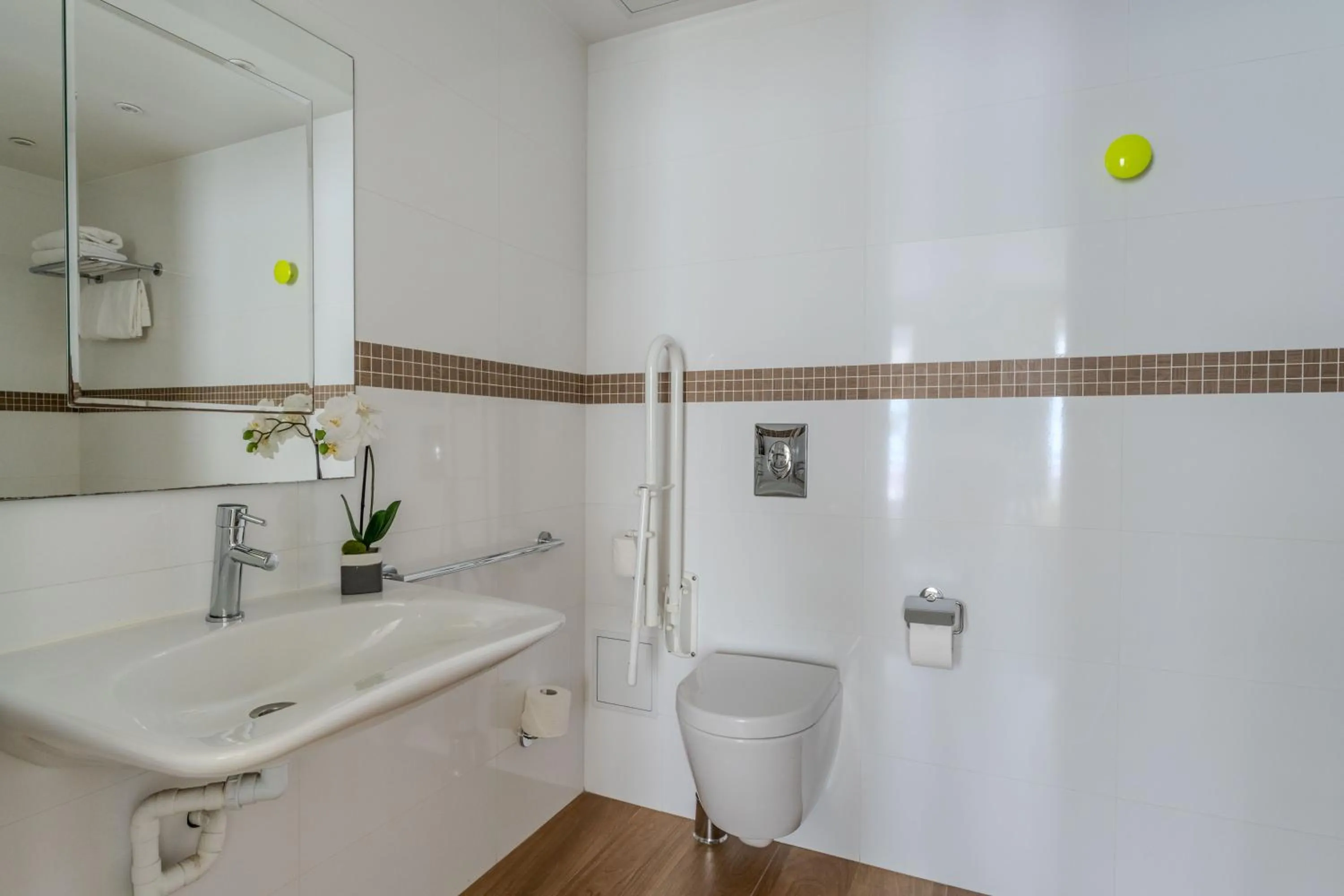 Bathroom in Hôtel Augustin - Astotel