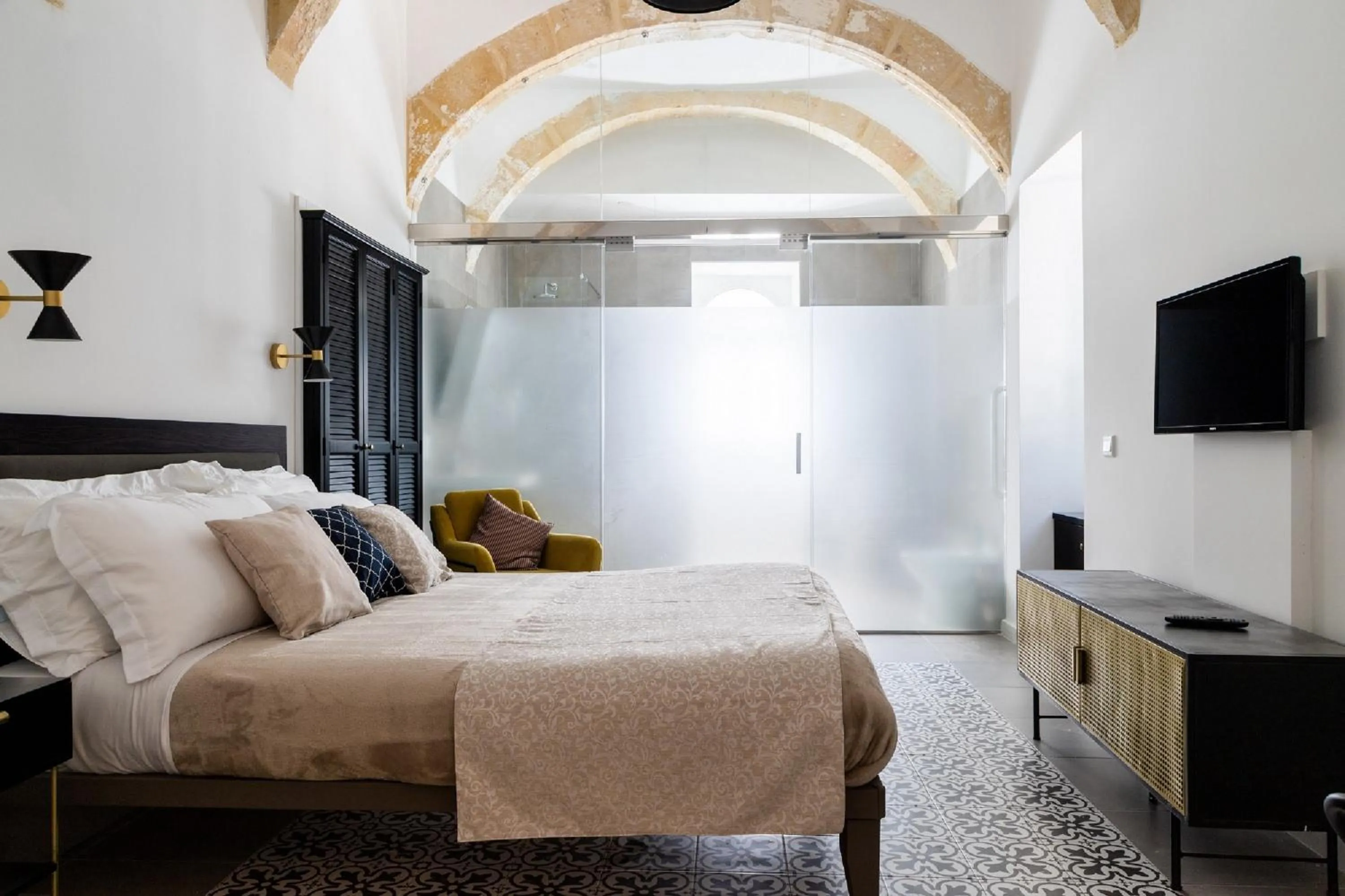 Photo of the whole room, Bed in MYN in Rabat