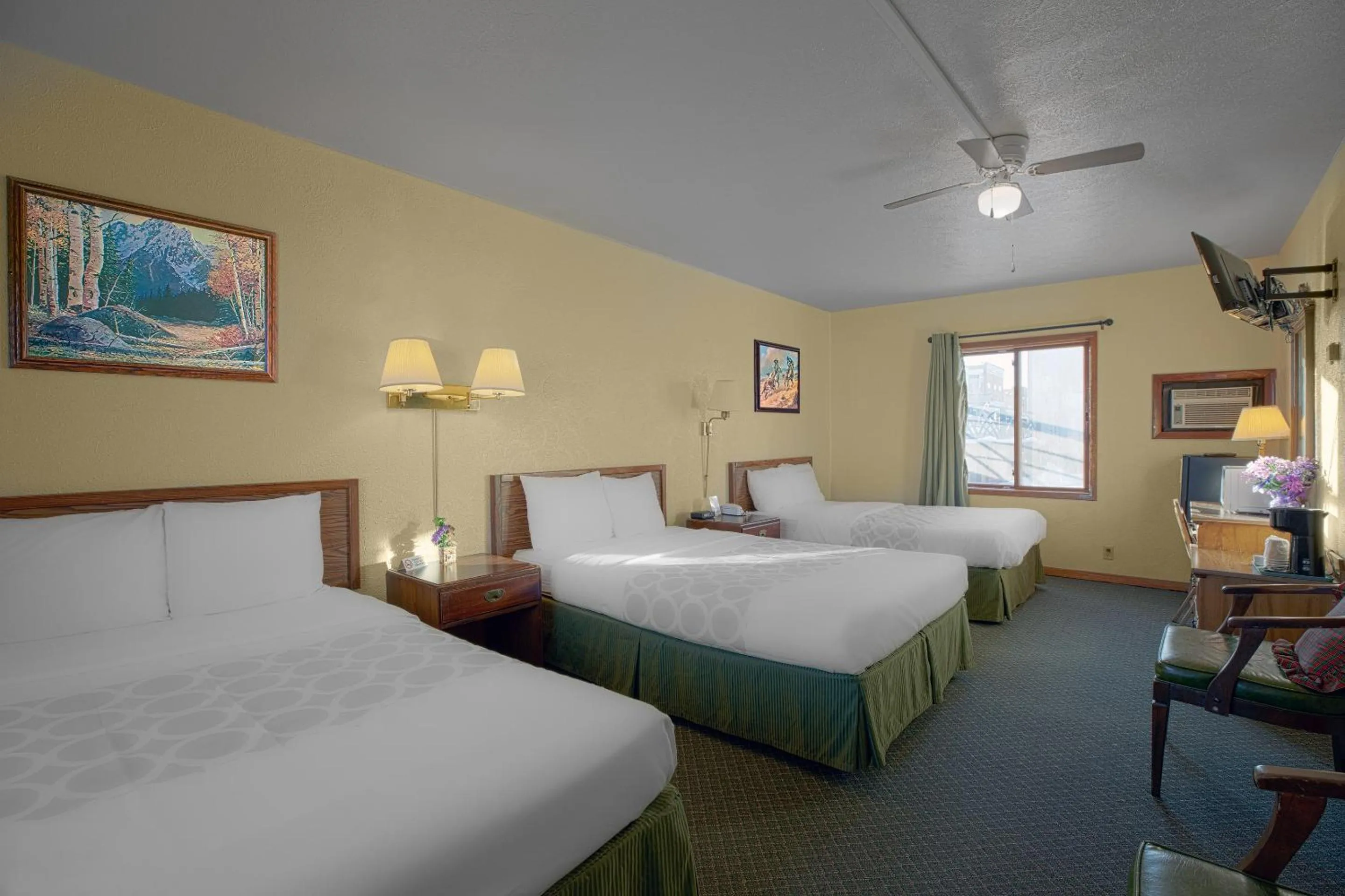 Bedroom, Bed in Love Hotels Silver Street by OYO at Hurley WI