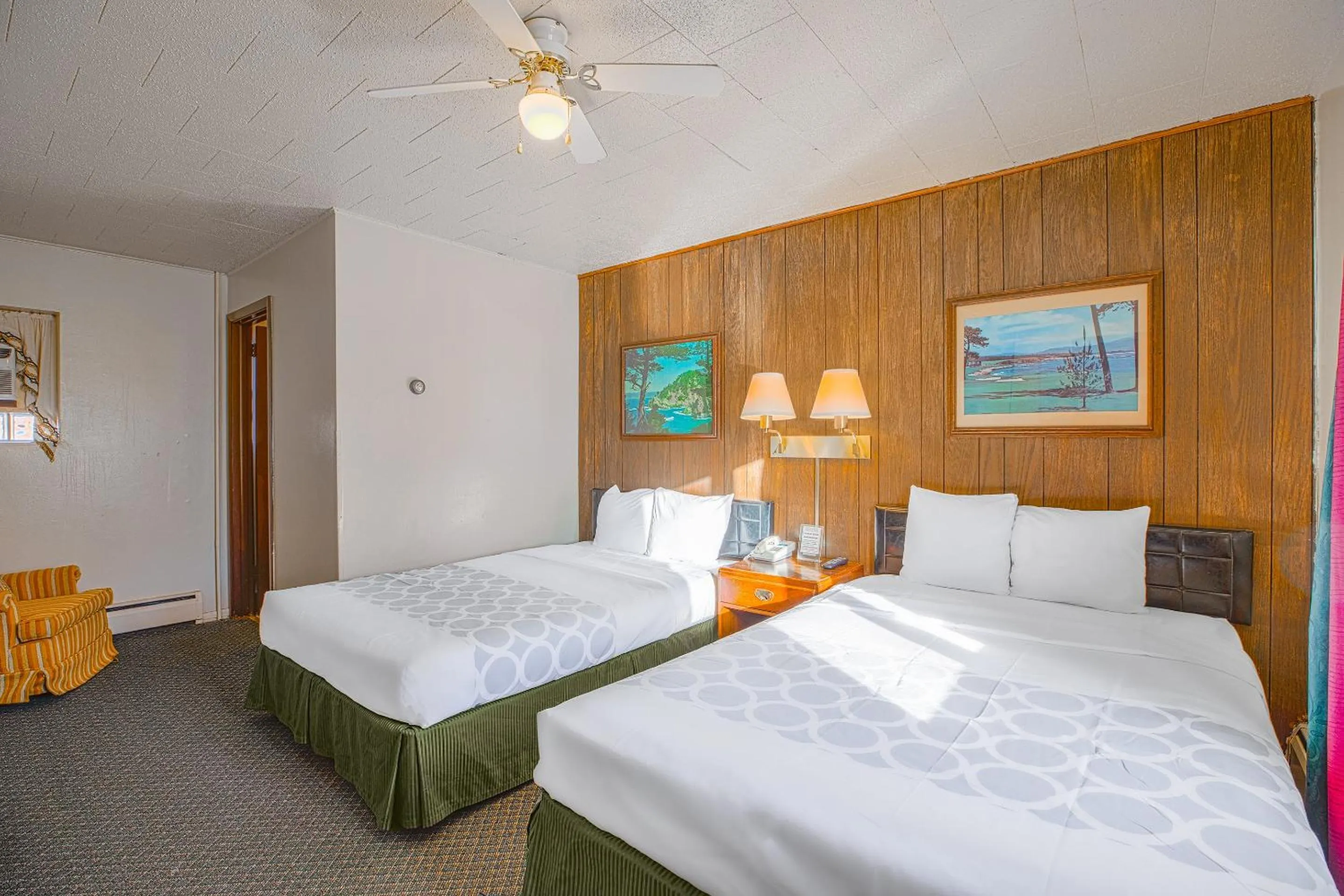 Bedroom, Bed in Love Hotels Silver Street by OYO at Hurley WI