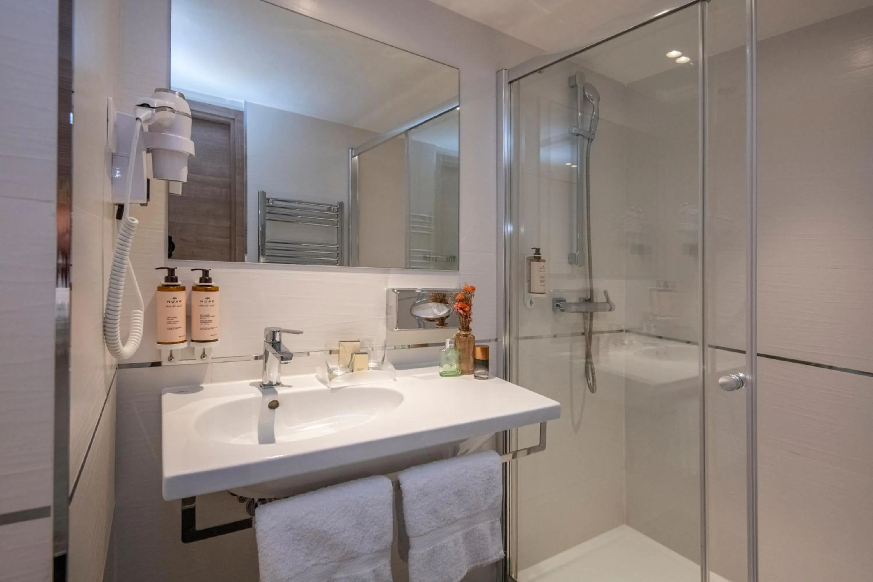 Bathroom in Best Western Premier Hotel Prince de Galles