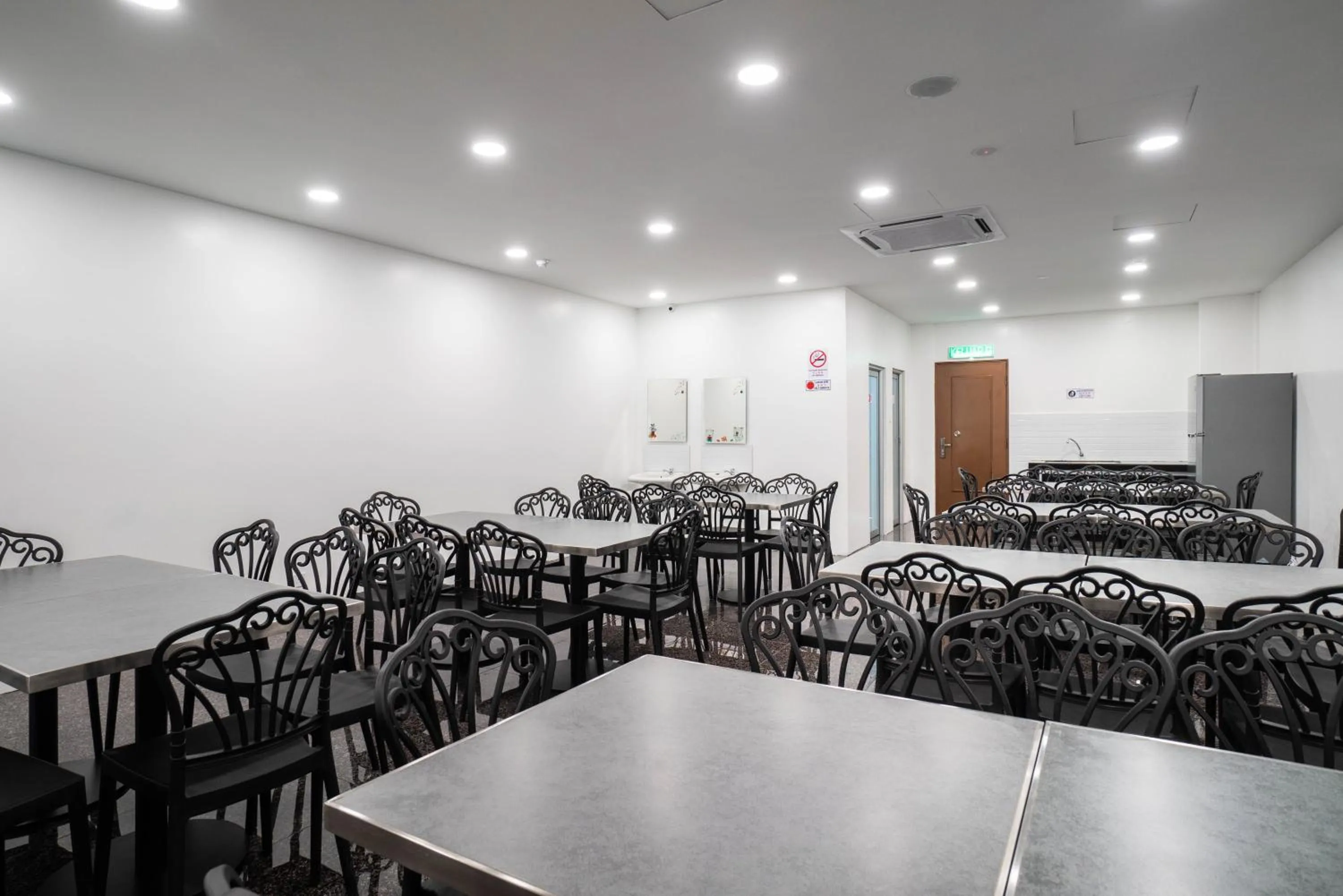 Restaurant/places to eat in Crystal Garden Hotel - Tasik Selatan