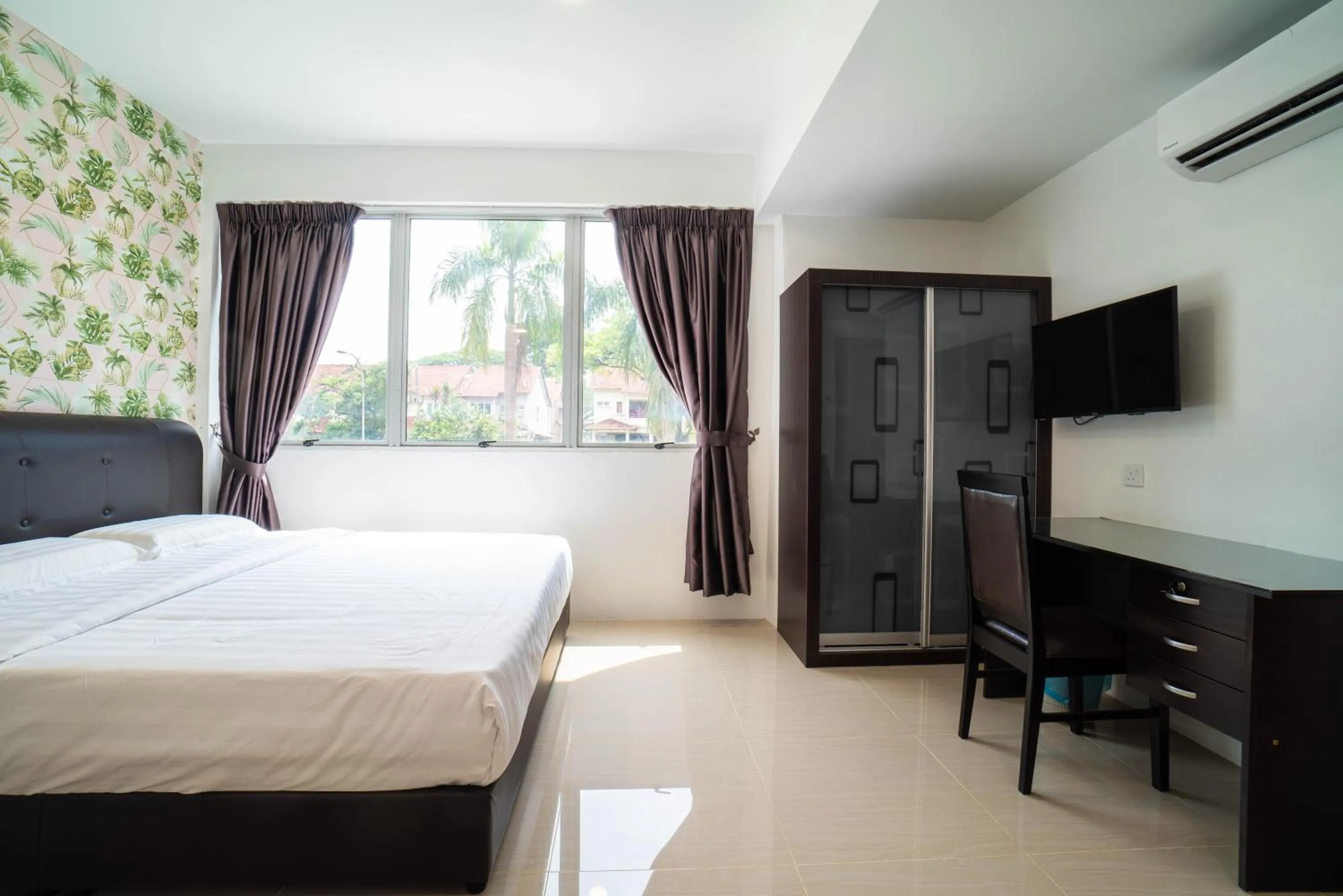 Bed in Crystal Garden Hotel - Tasik Selatan