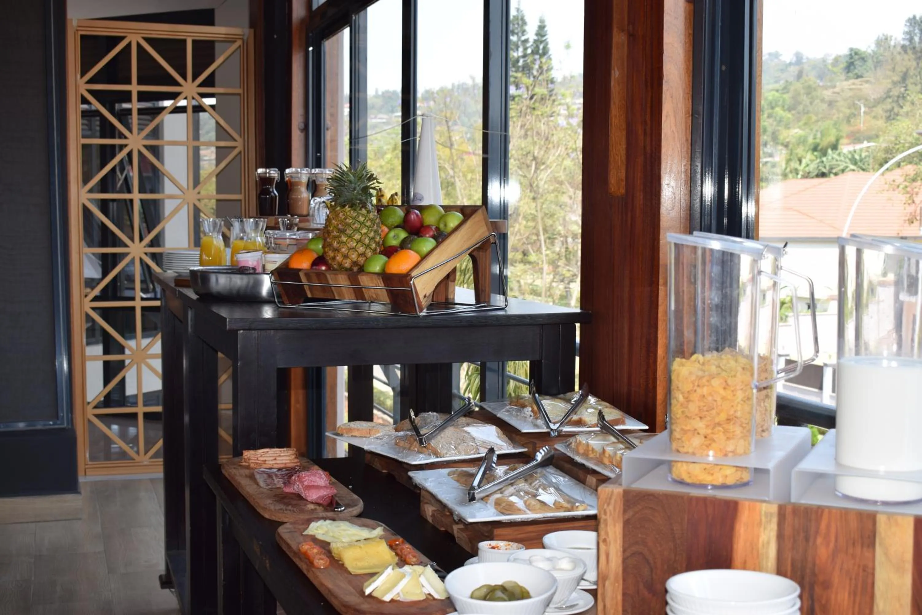 Food and drinks in Mythos Boutique Hotel