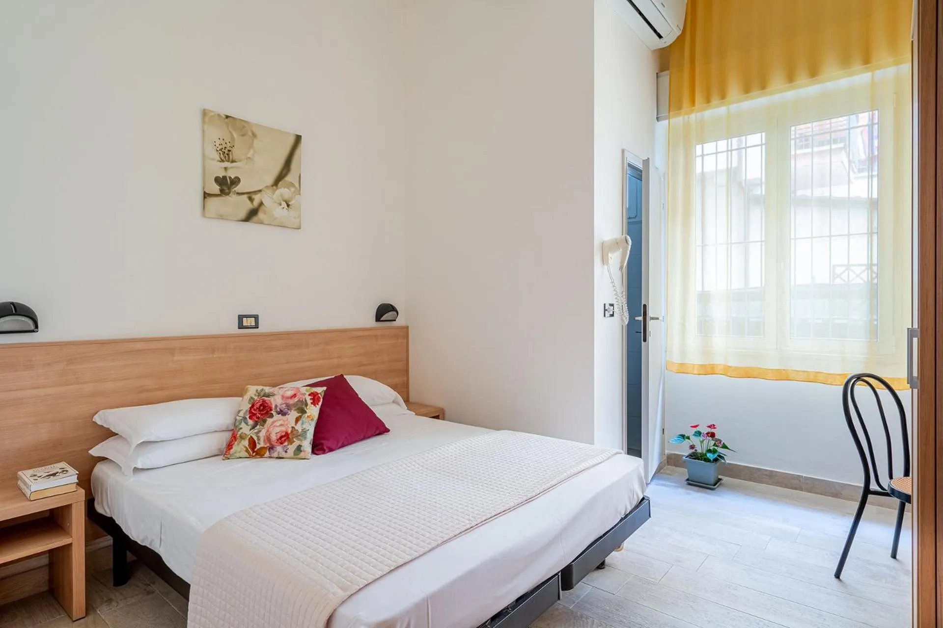 Bedroom in Hotel Sayonara