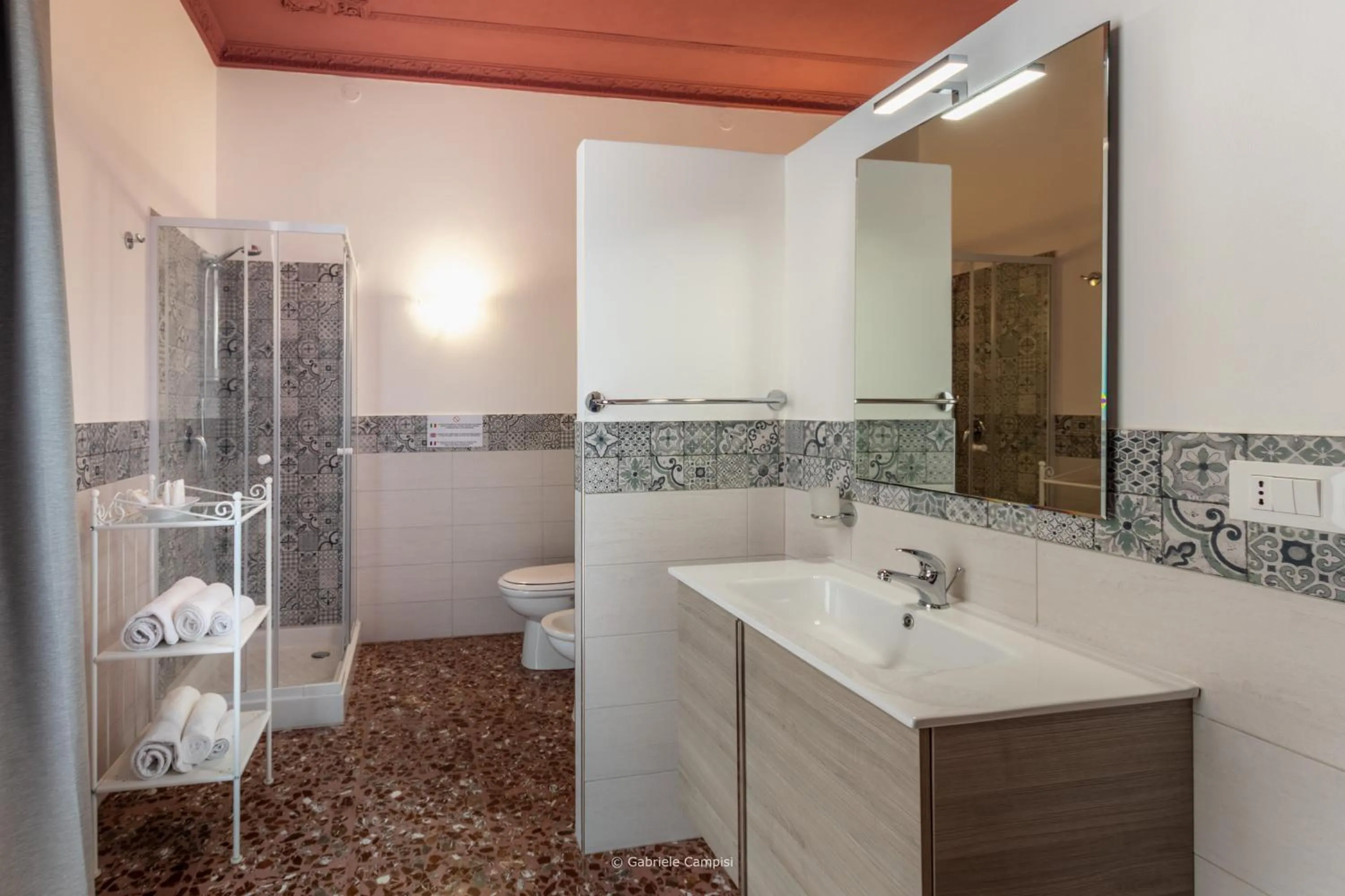 Bathroom in Bella Vista Rooms