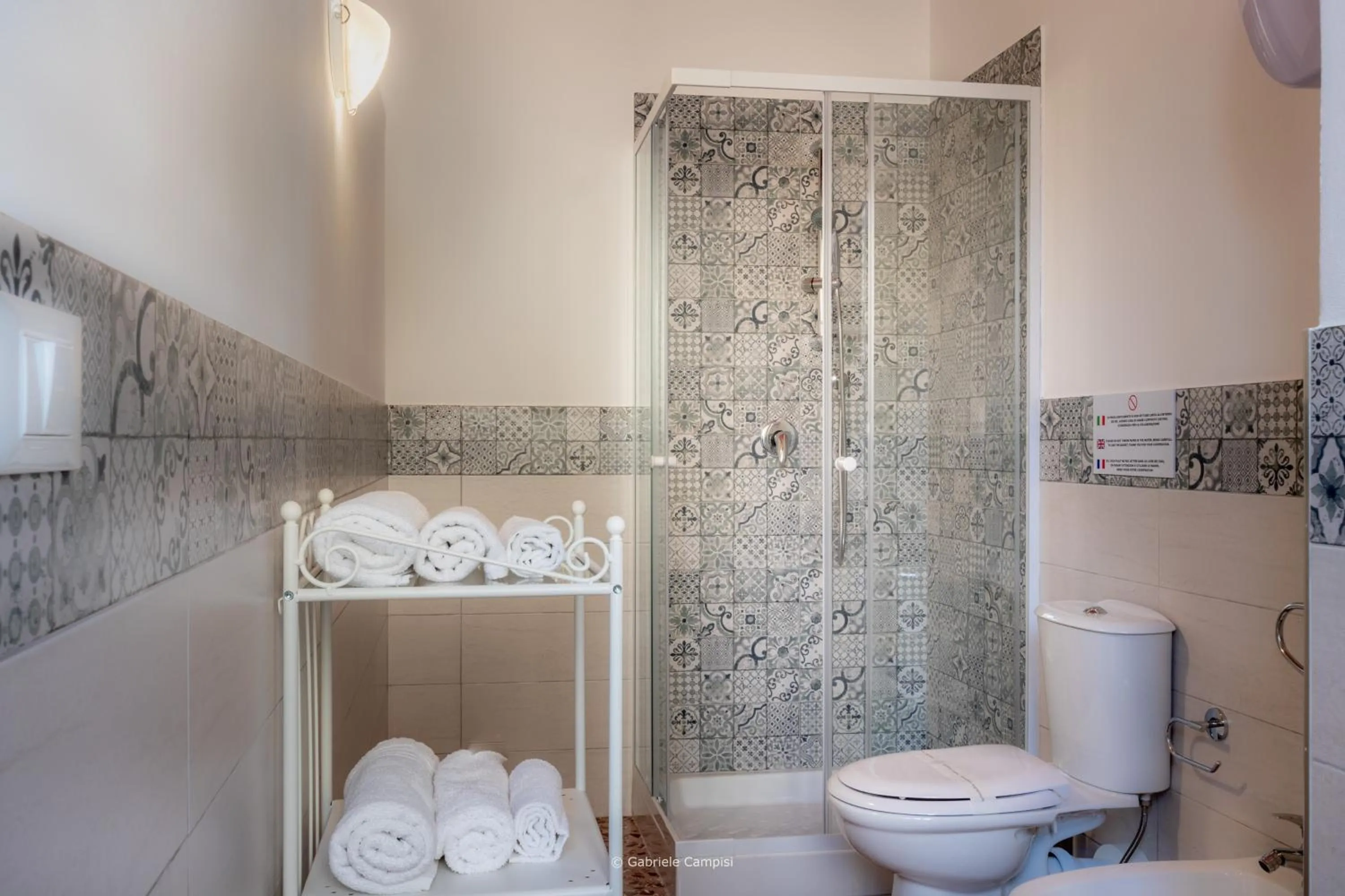 Bathroom in Bella Vista Rooms
