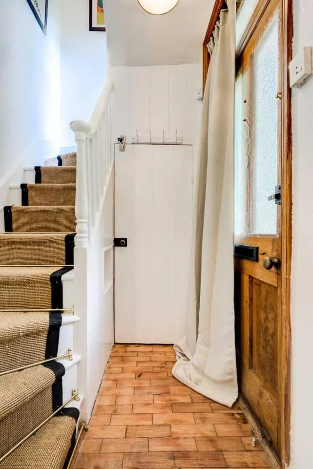 The Writers Retreat- Hastings