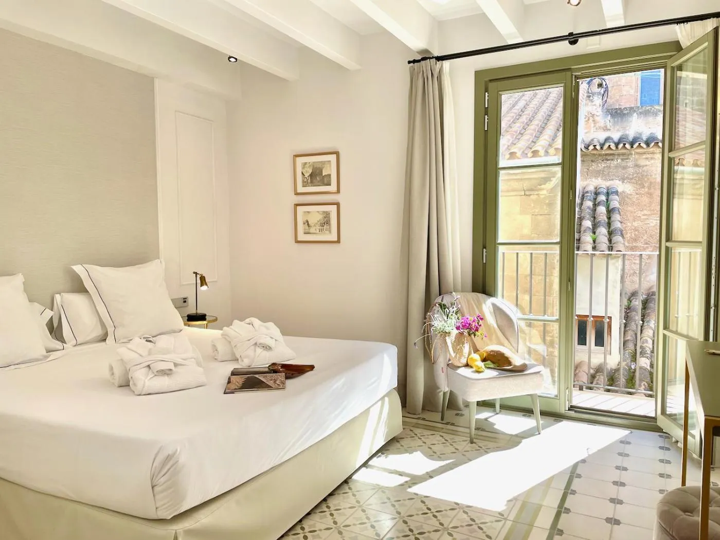 Nearby landmark, Bed in Hotel Basilica