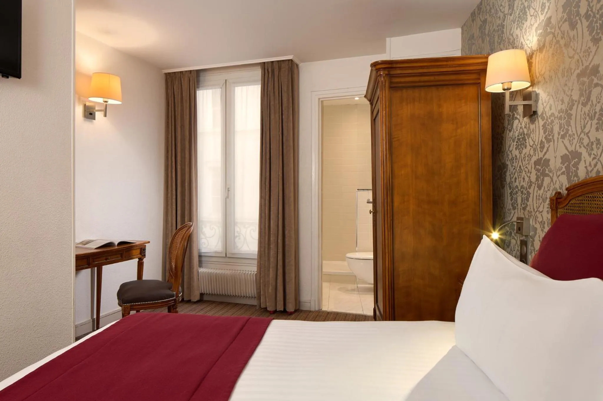 Bedroom, Bed in Timhotel Invalides Eiffel