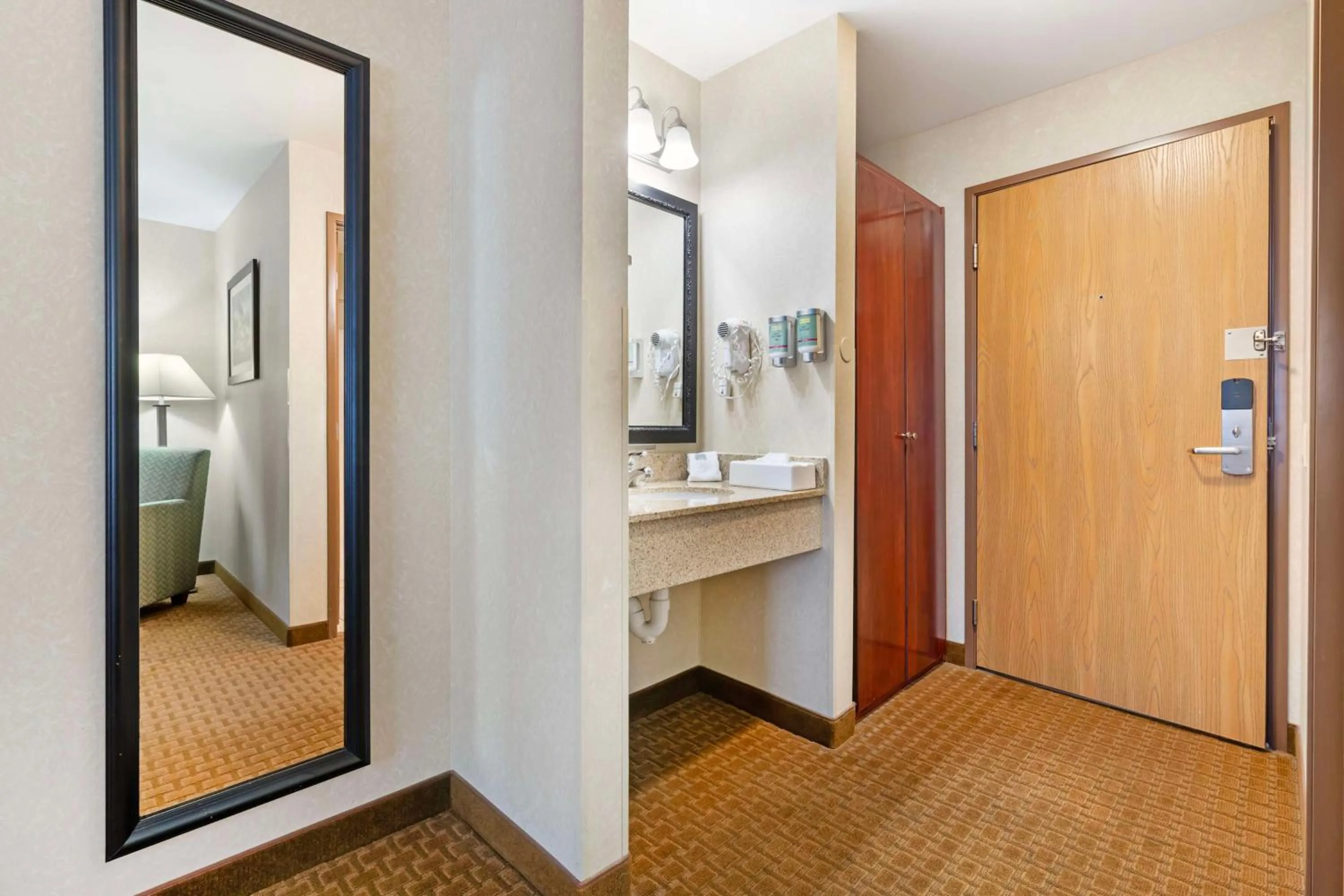 Bedroom in Best Western Wittenberg Inn