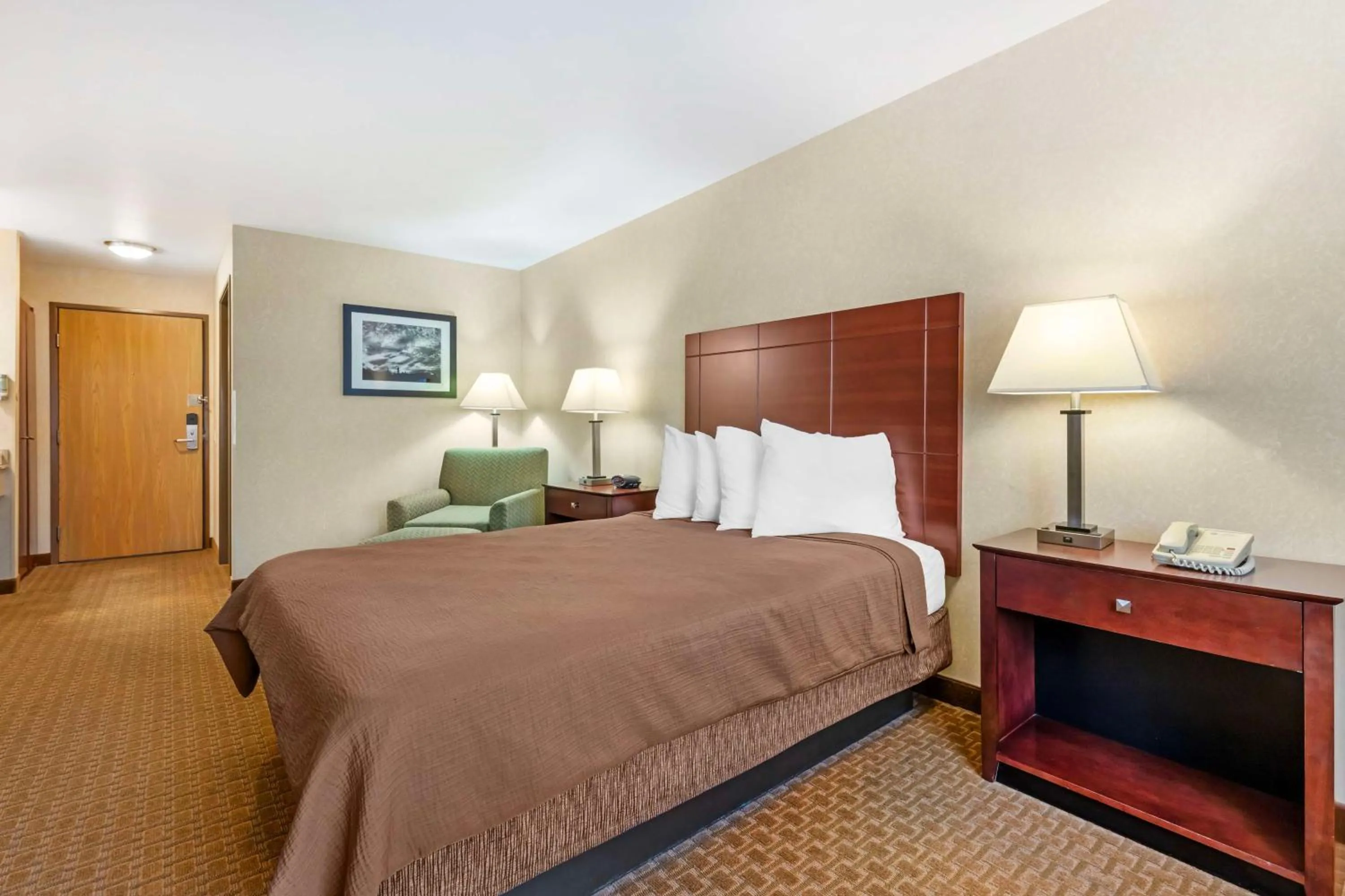 Bedroom, Bed in Best Western Wittenberg Inn