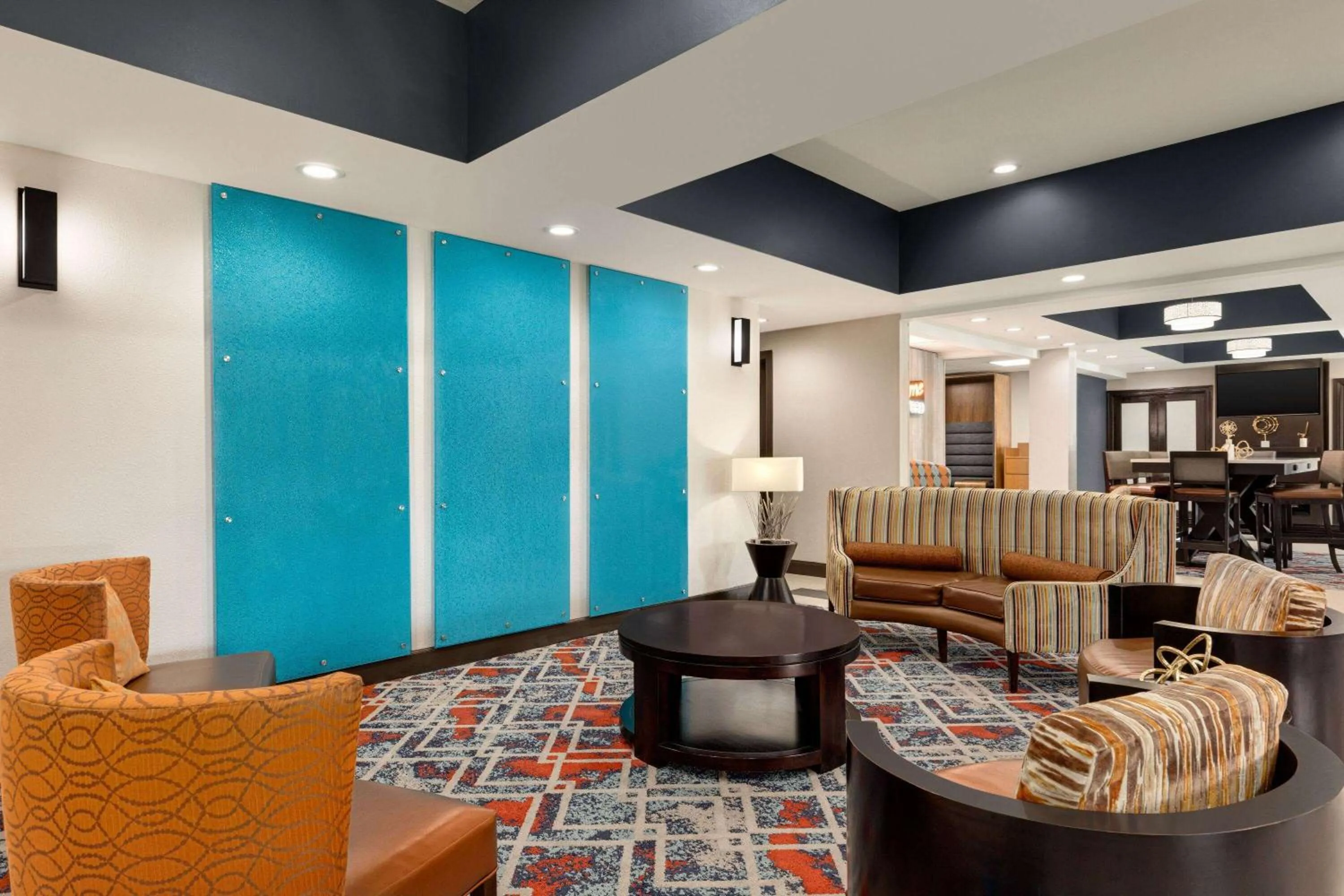 Lobby or reception in La Quinta by Wyndham Oxford - Anniston