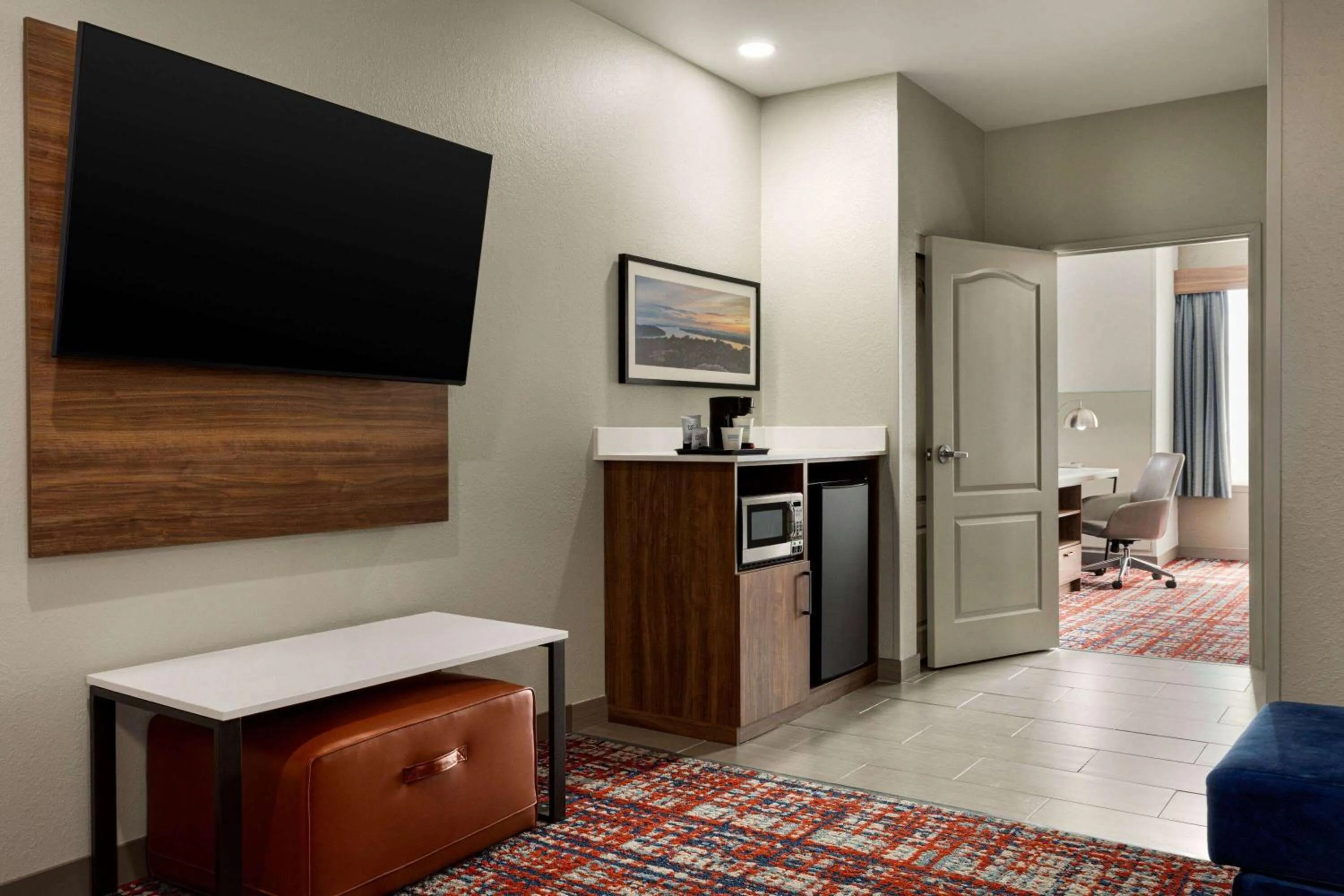 Photo of the whole room in La Quinta by Wyndham Oxford - Anniston