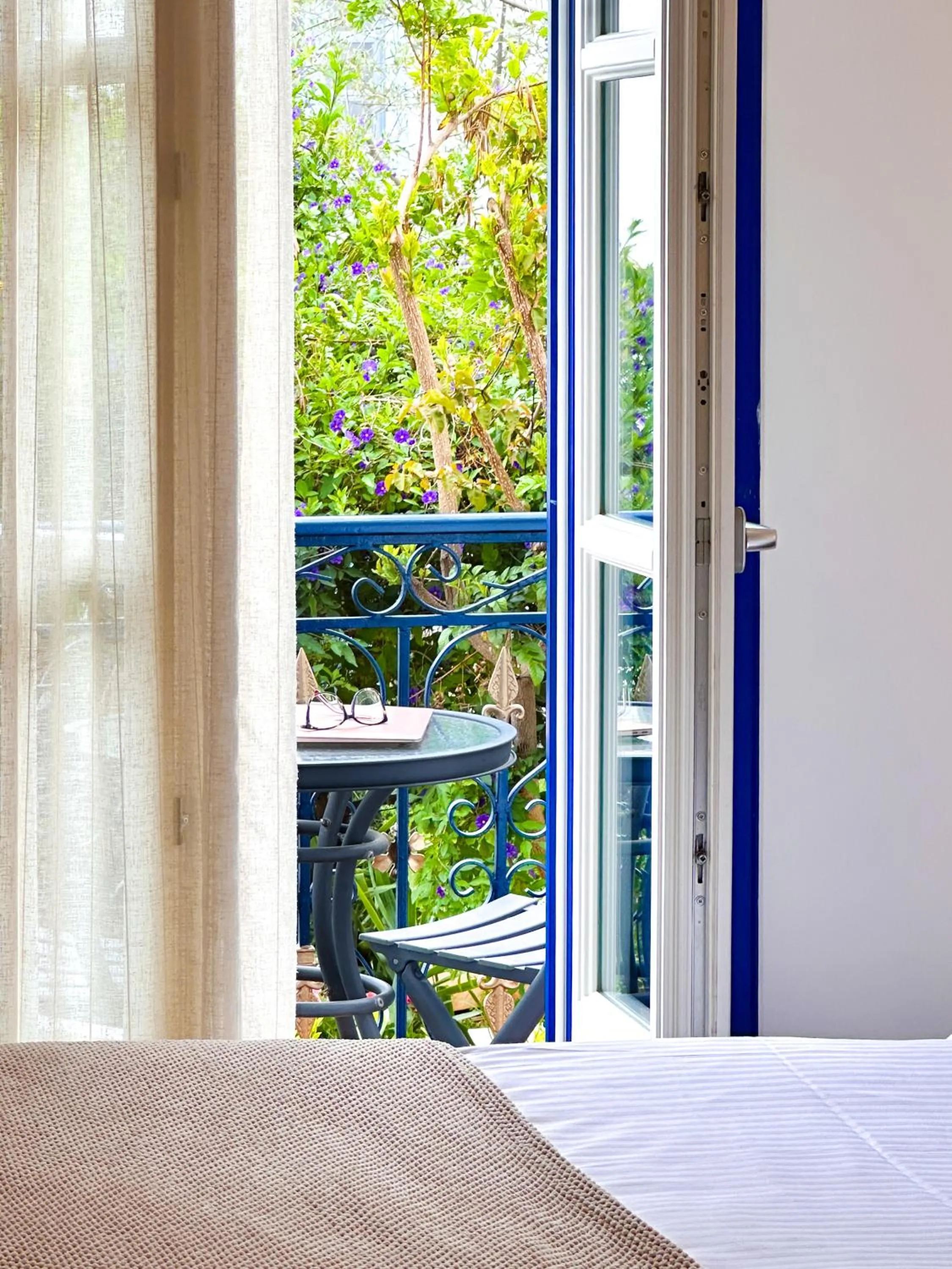 Garden, Bed in Armata Boutique Hotel