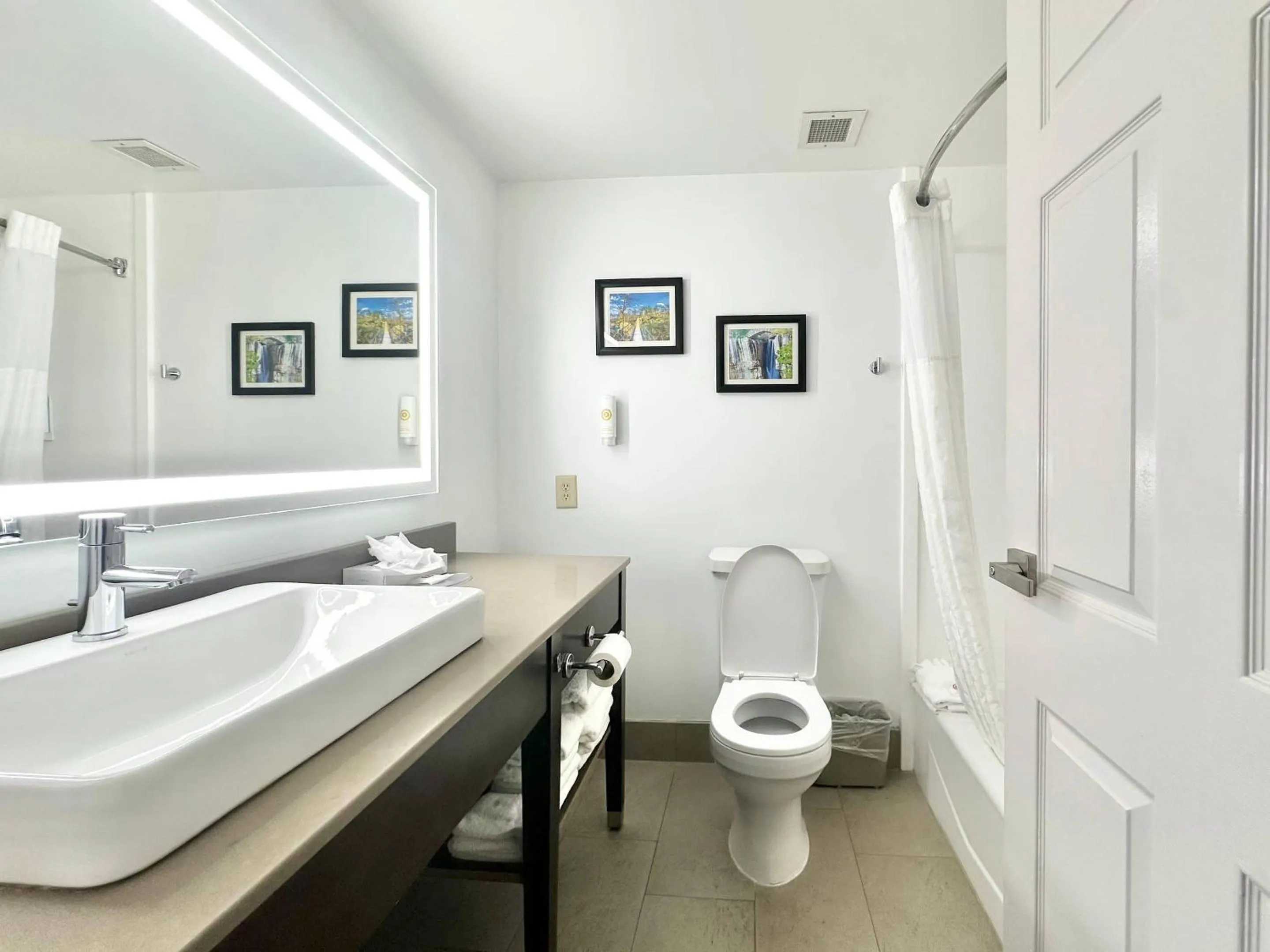 Bedroom in Comfort Inn & Suites Calhoun South