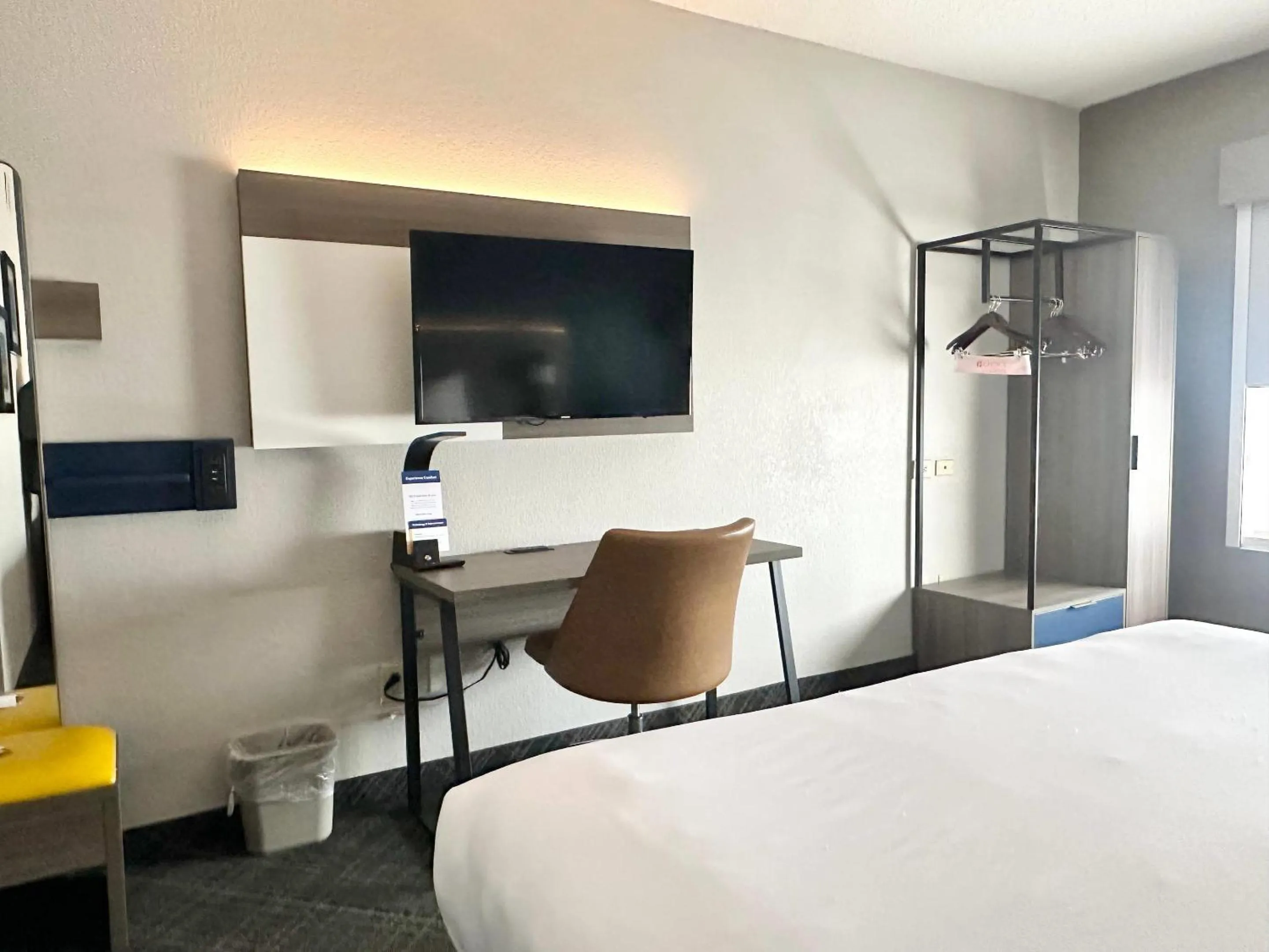 Bedroom, Bed in Comfort Inn & Suites Calhoun South