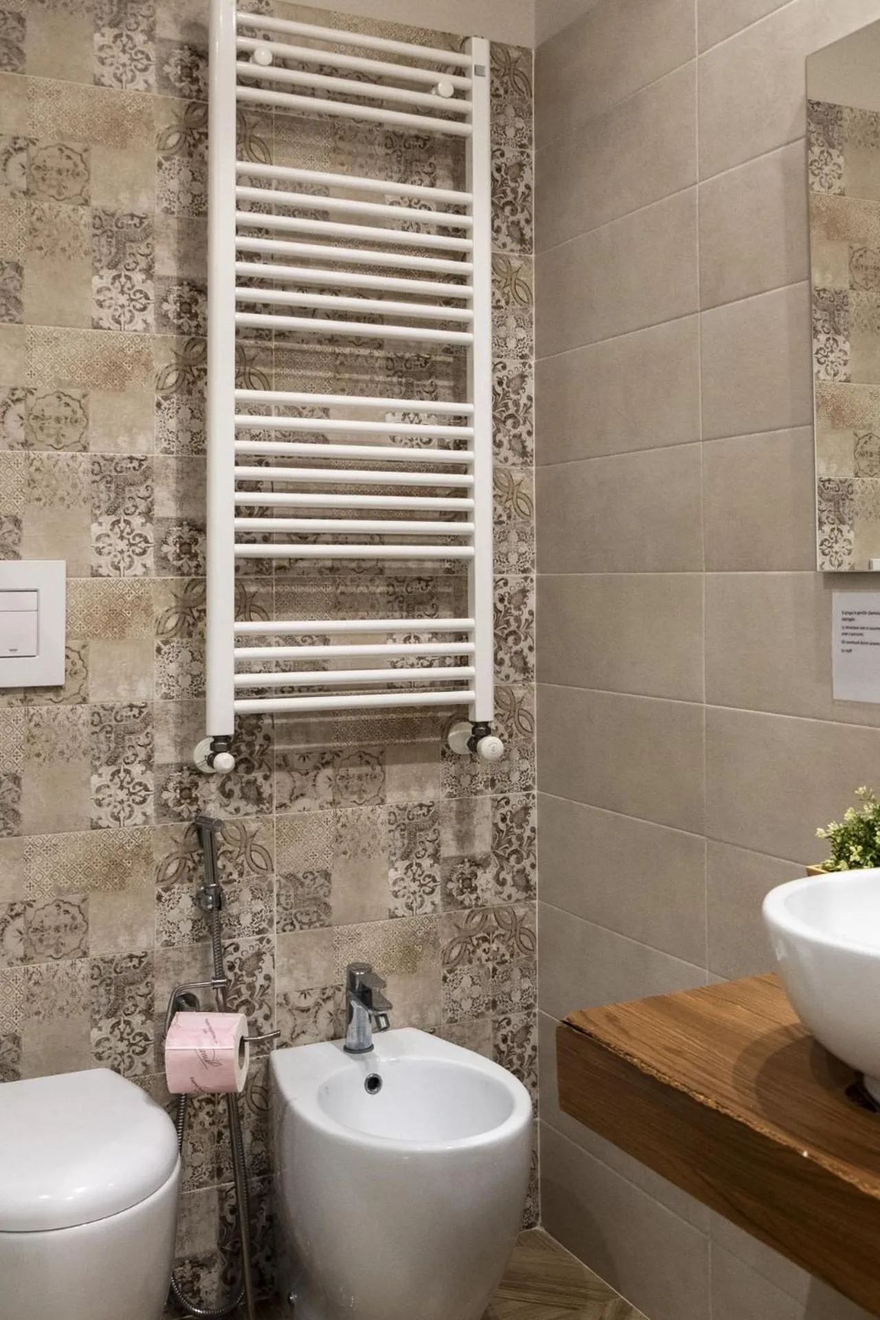 Toilet in Domus Monasteire