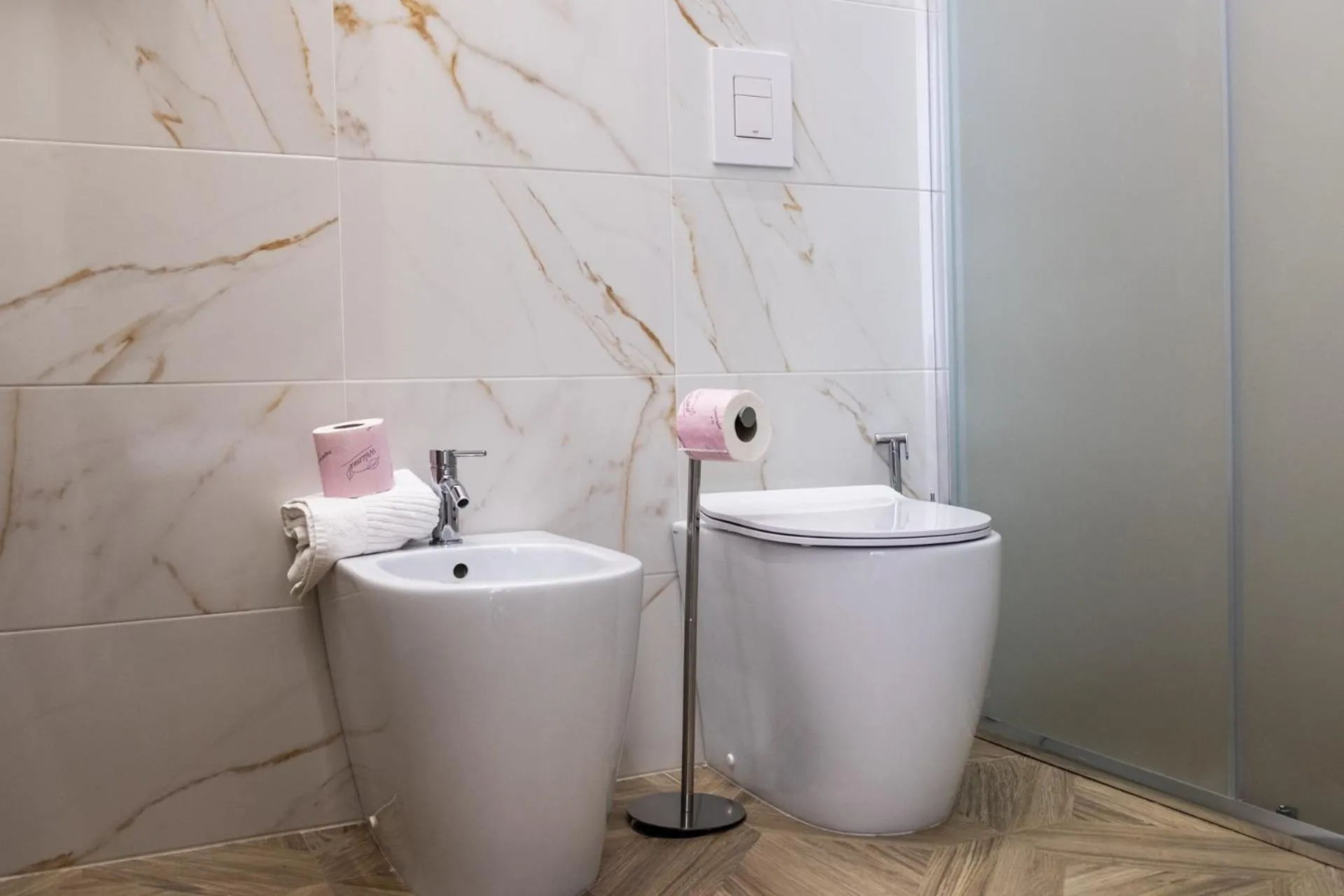 Toilet in Domus Monasteire