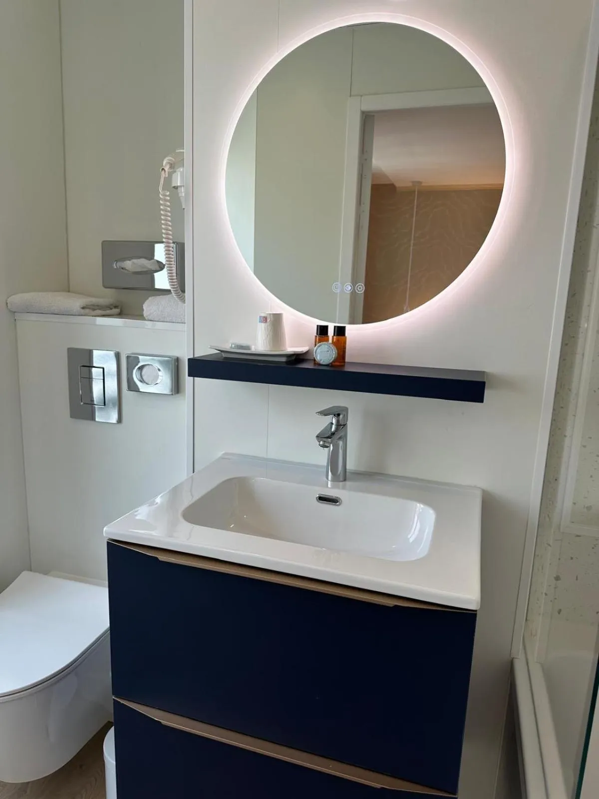 Bathroom in Hôtel Opera Deauville